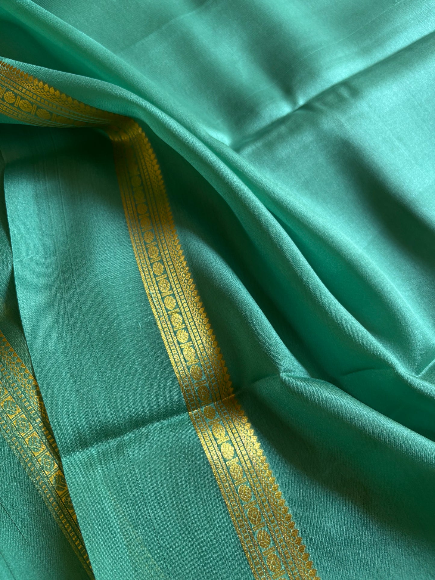 Shambhavi : Solid Sea green
