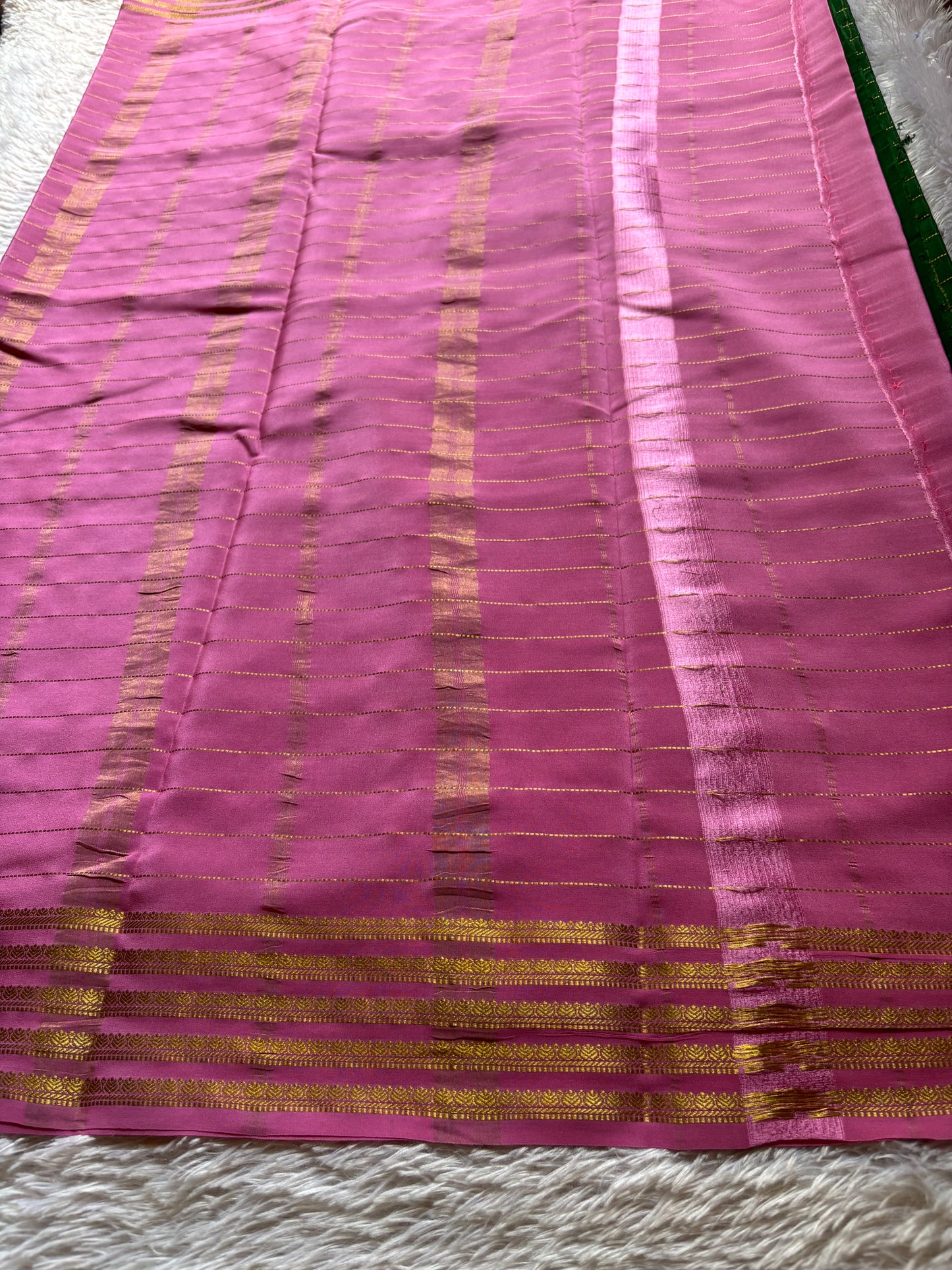 Charuni (2D) : Dark green-baby pink