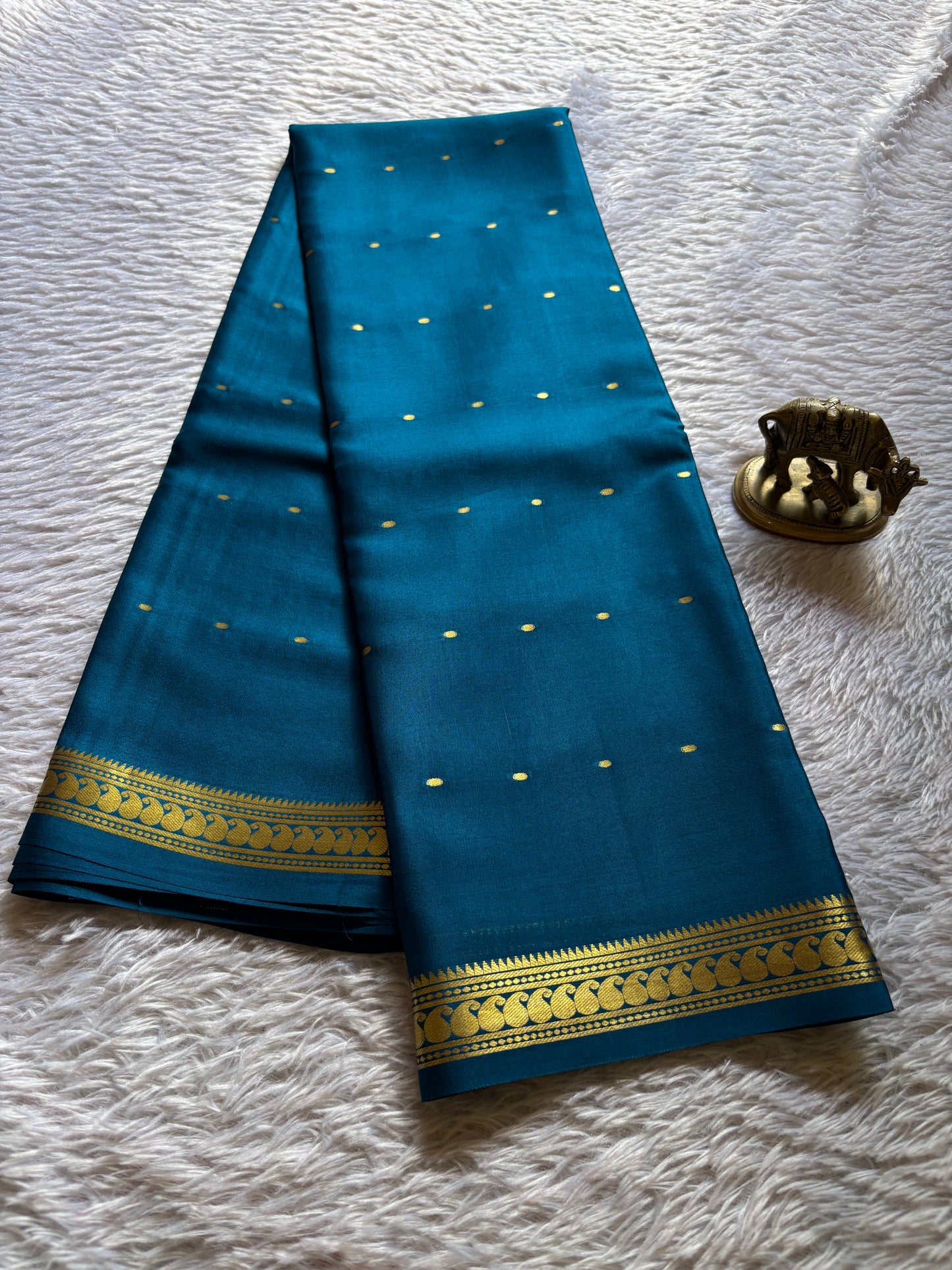 Keerthi : Solid Peacock blue