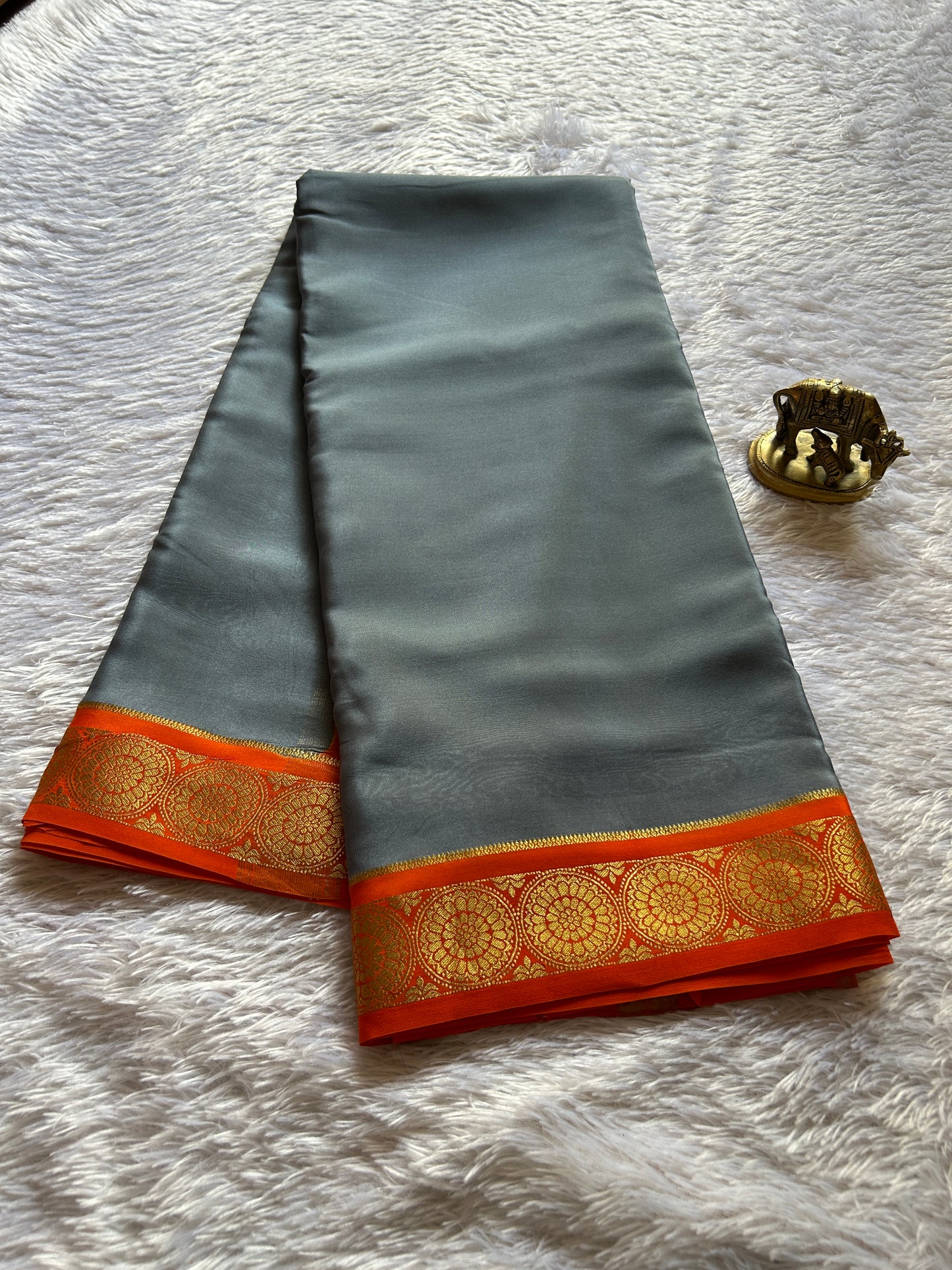 Chakra (2D) : Grey-orange