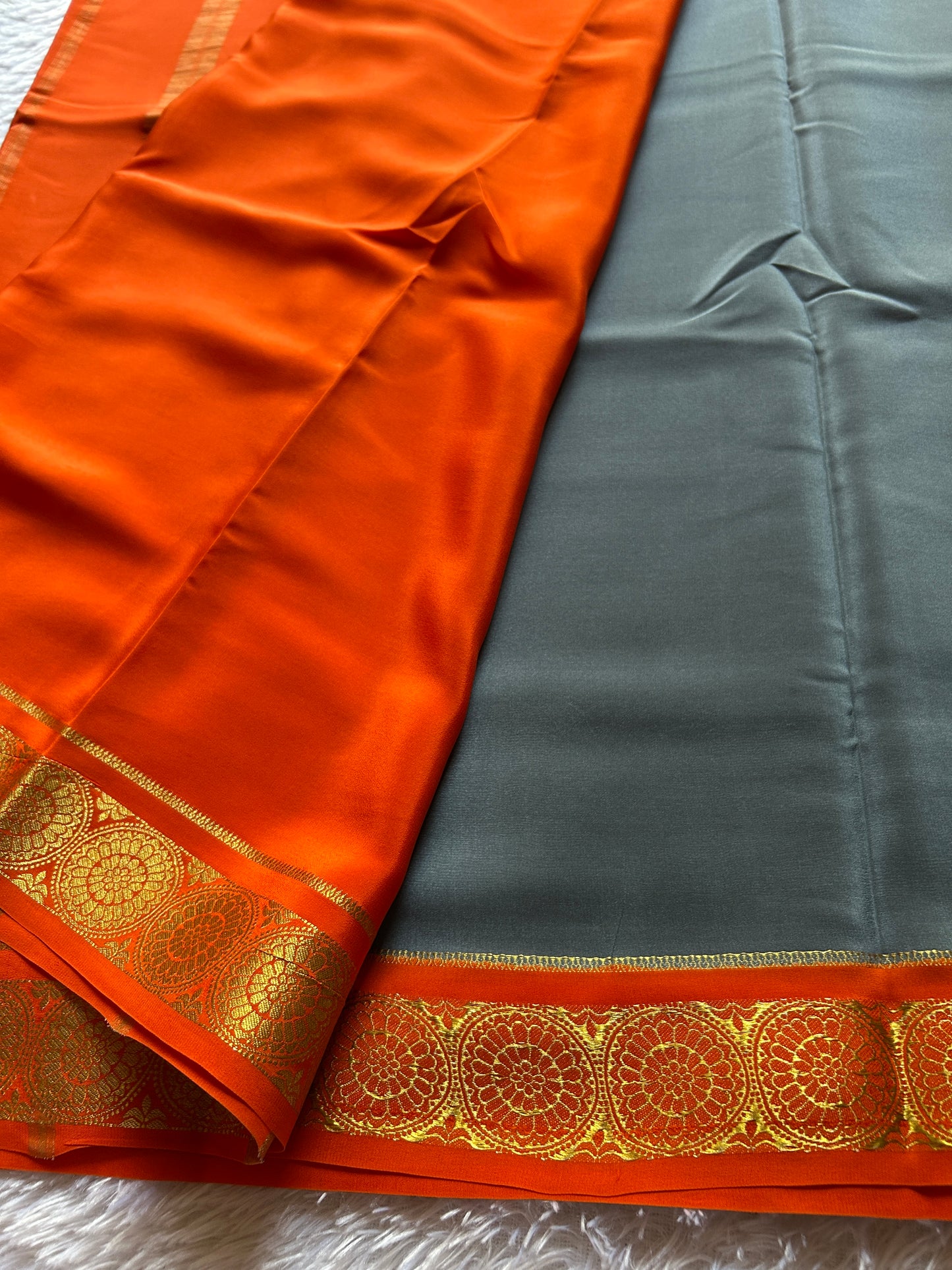 Chakra (2D) : Grey-orange