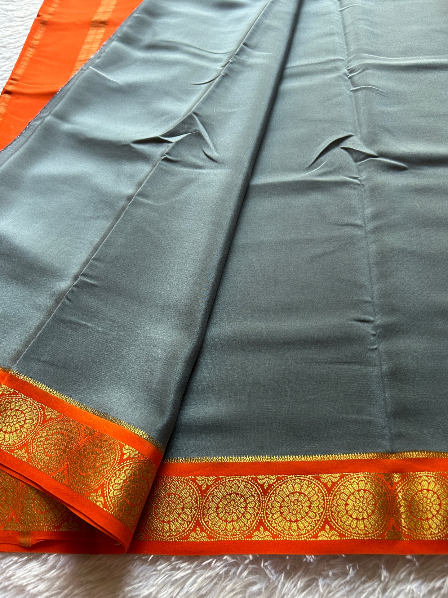 Chakra (2D) : Grey-orange