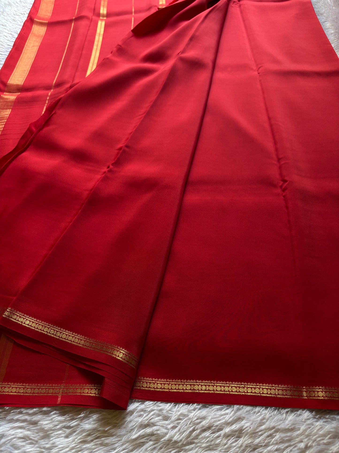 Sumukhi : Solid Red