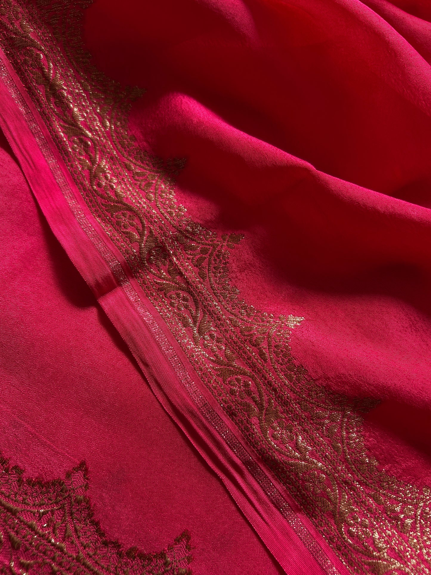 Soft Crepe Banarasi : Solid Rani pink
