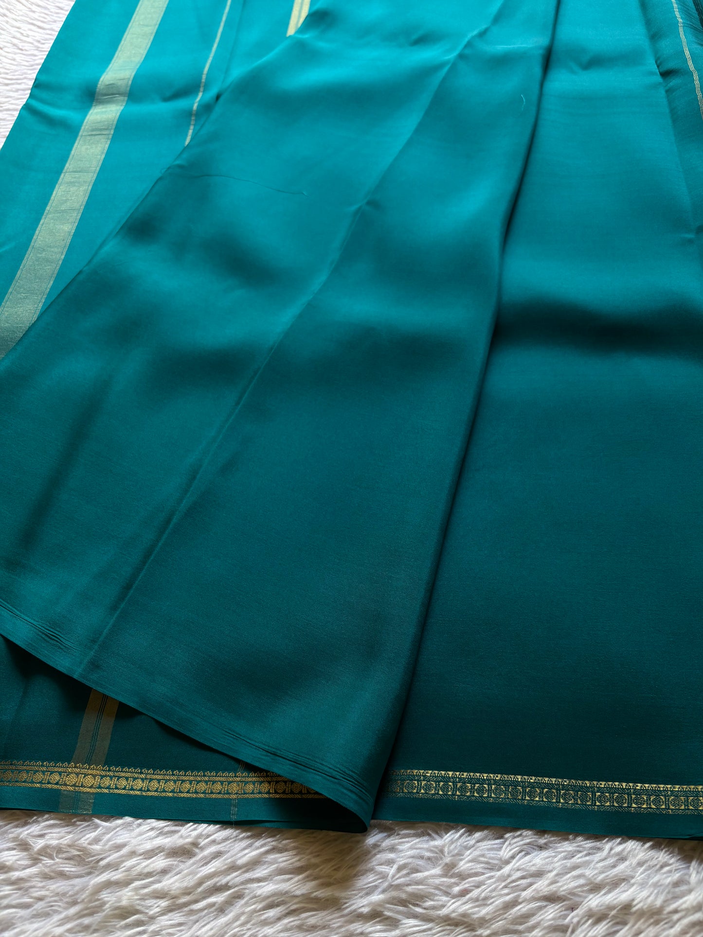 Sumukhi : Solid Teal blue