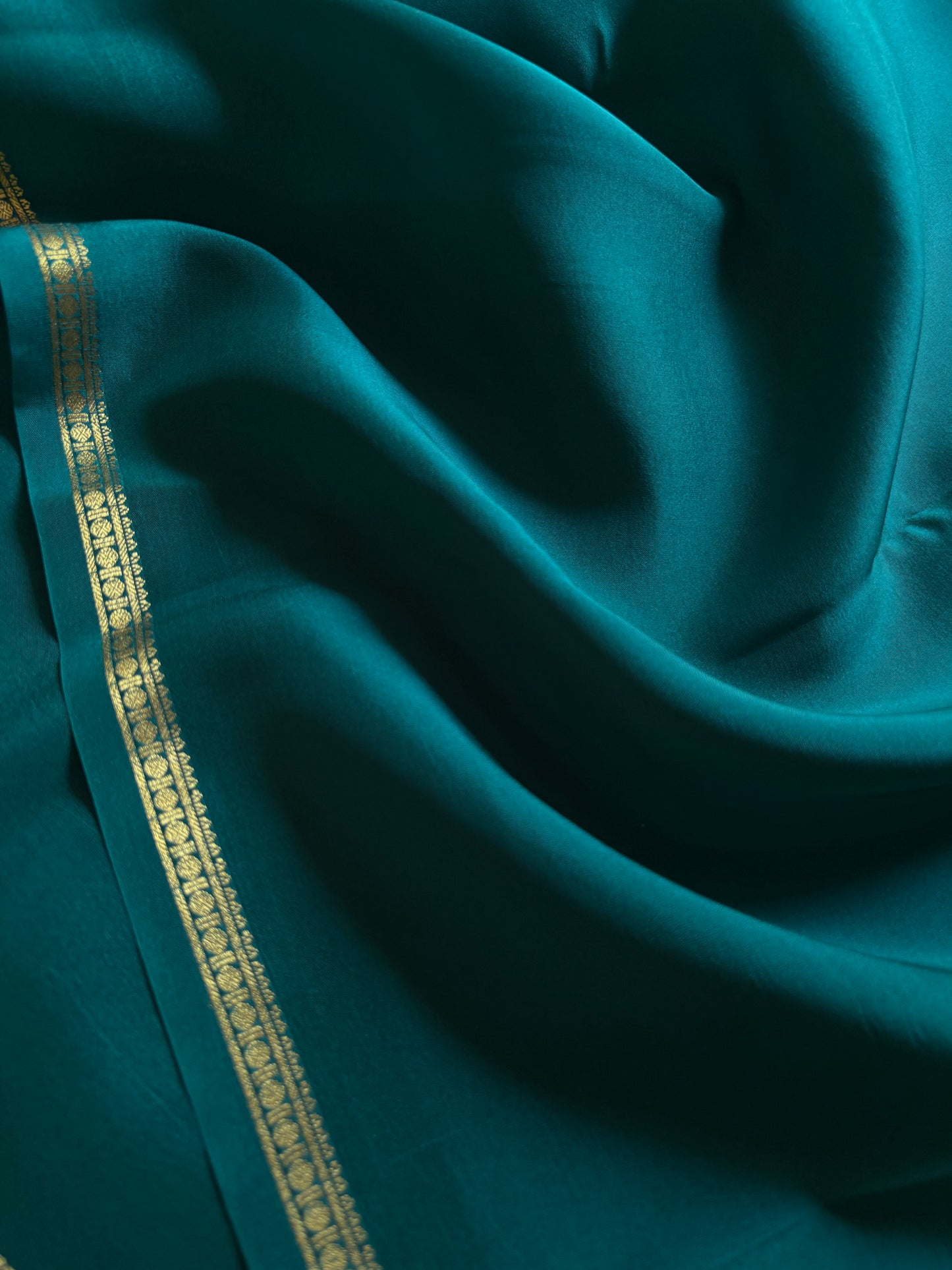 Sumukhi : Solid Teal blue