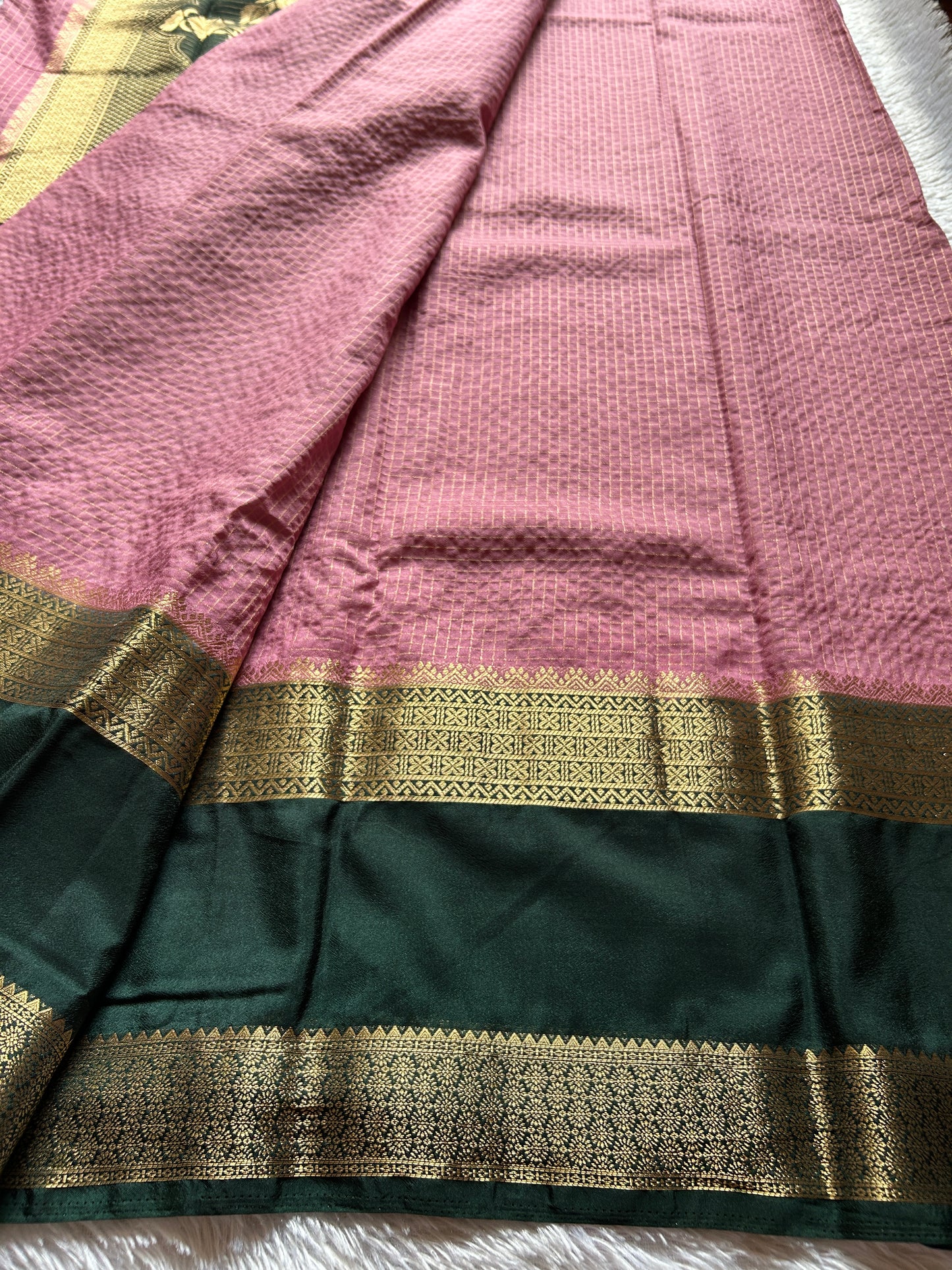 SS105 (2D) : Baby pink-dark green