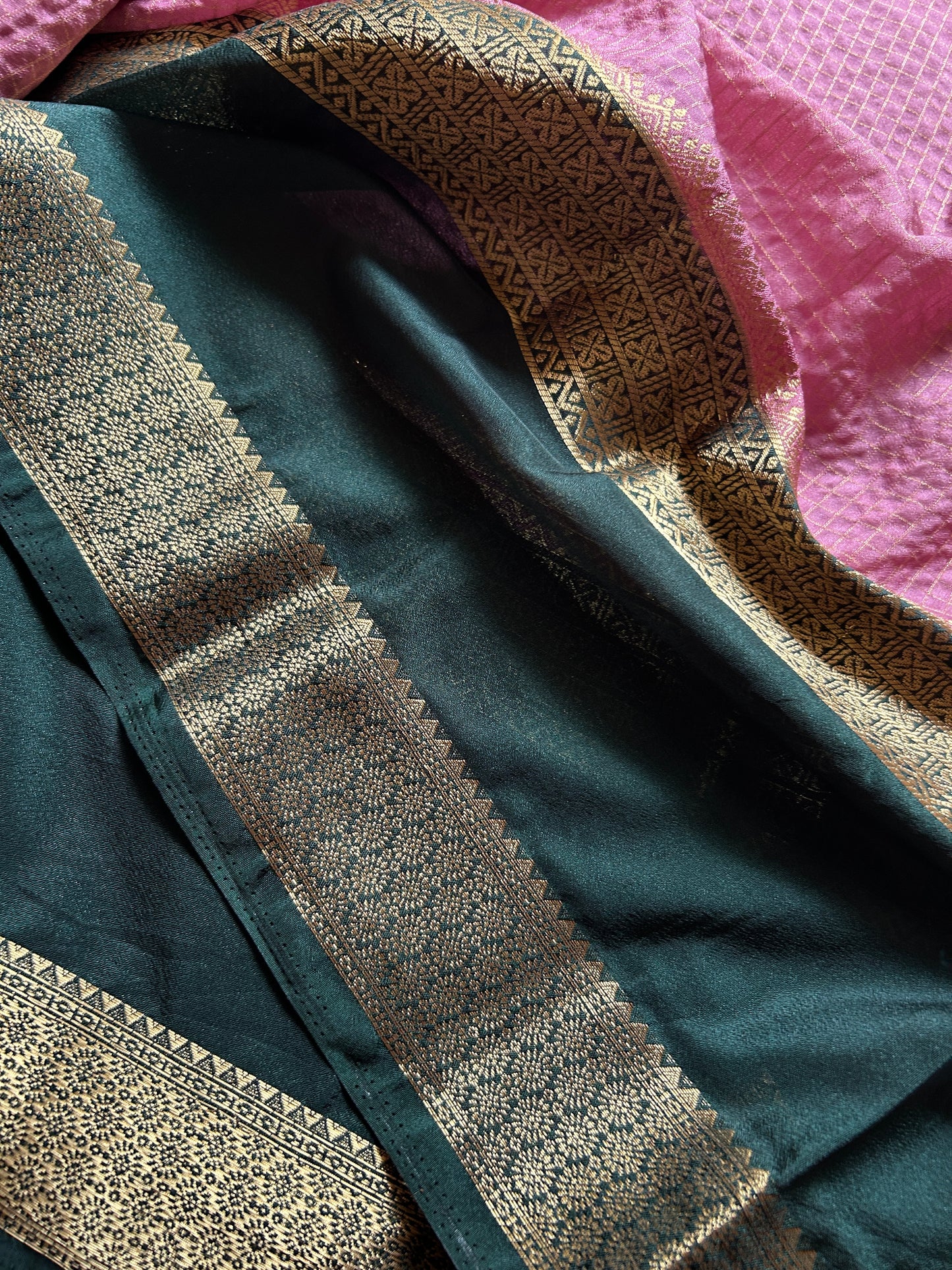 SS105 (2D) : Baby pink-dark green