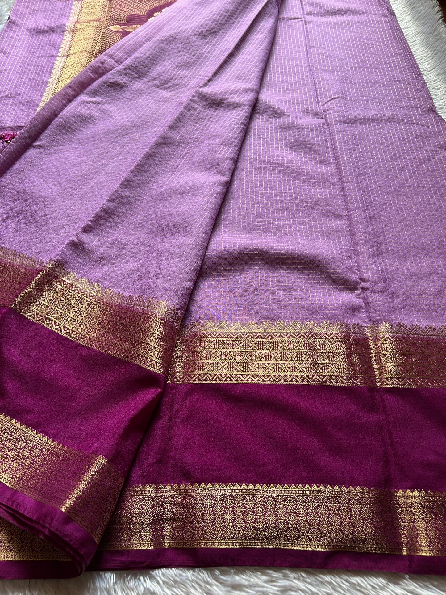 SS105 (2D) : Lilac-wine