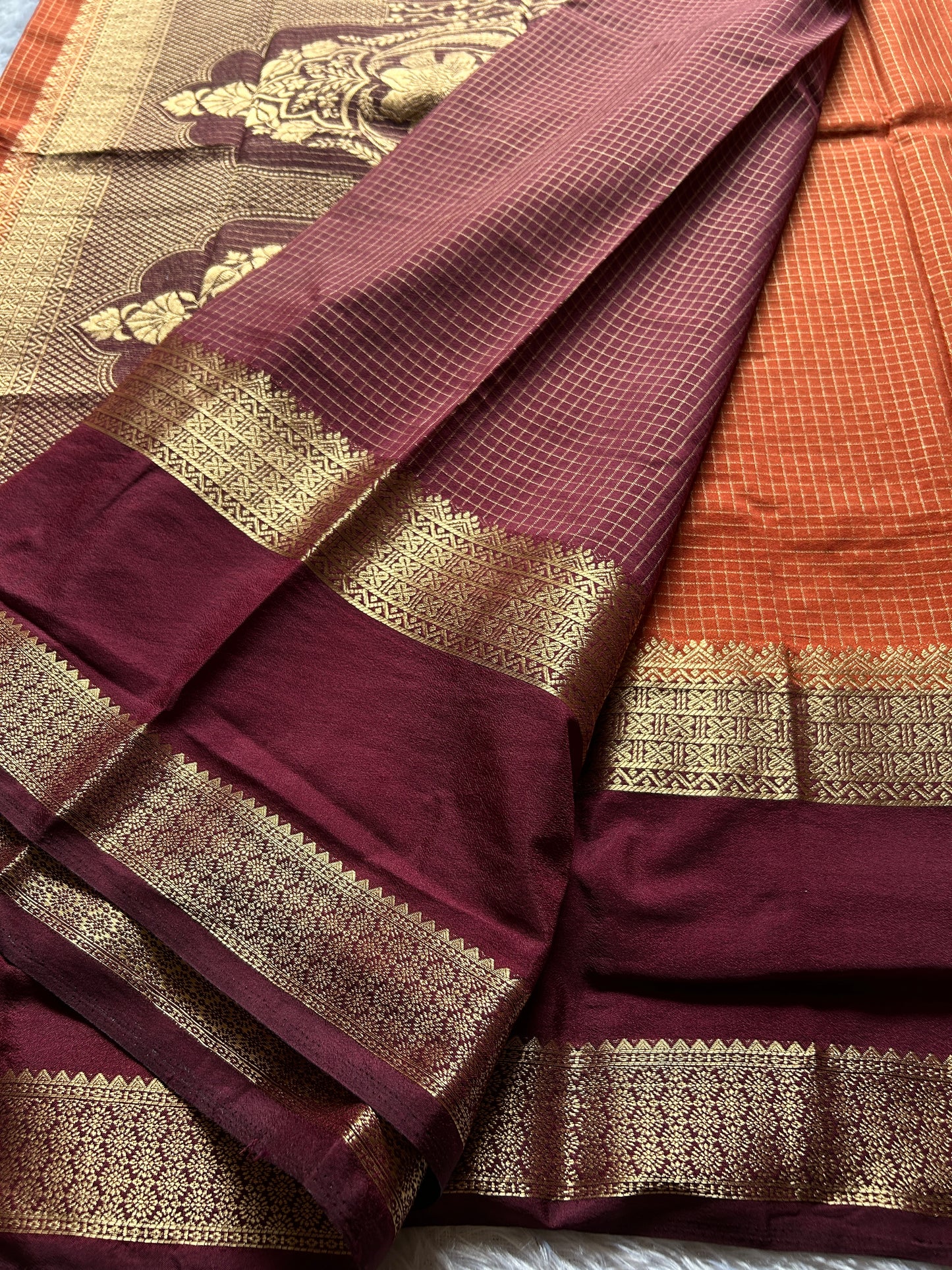 SS105 (2D) : Rust orange-chocolate brown