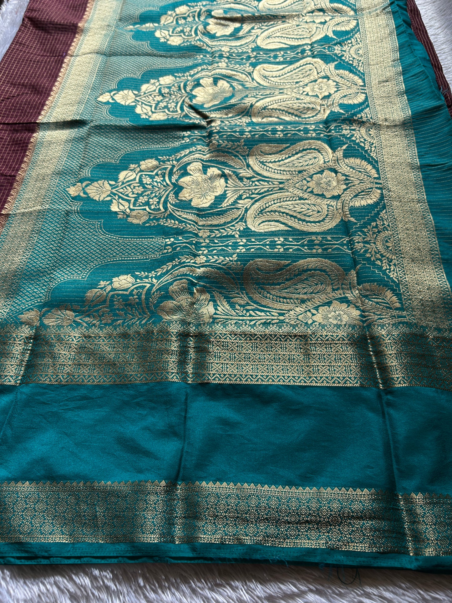 SS105 (2D) : Brown-teal blue