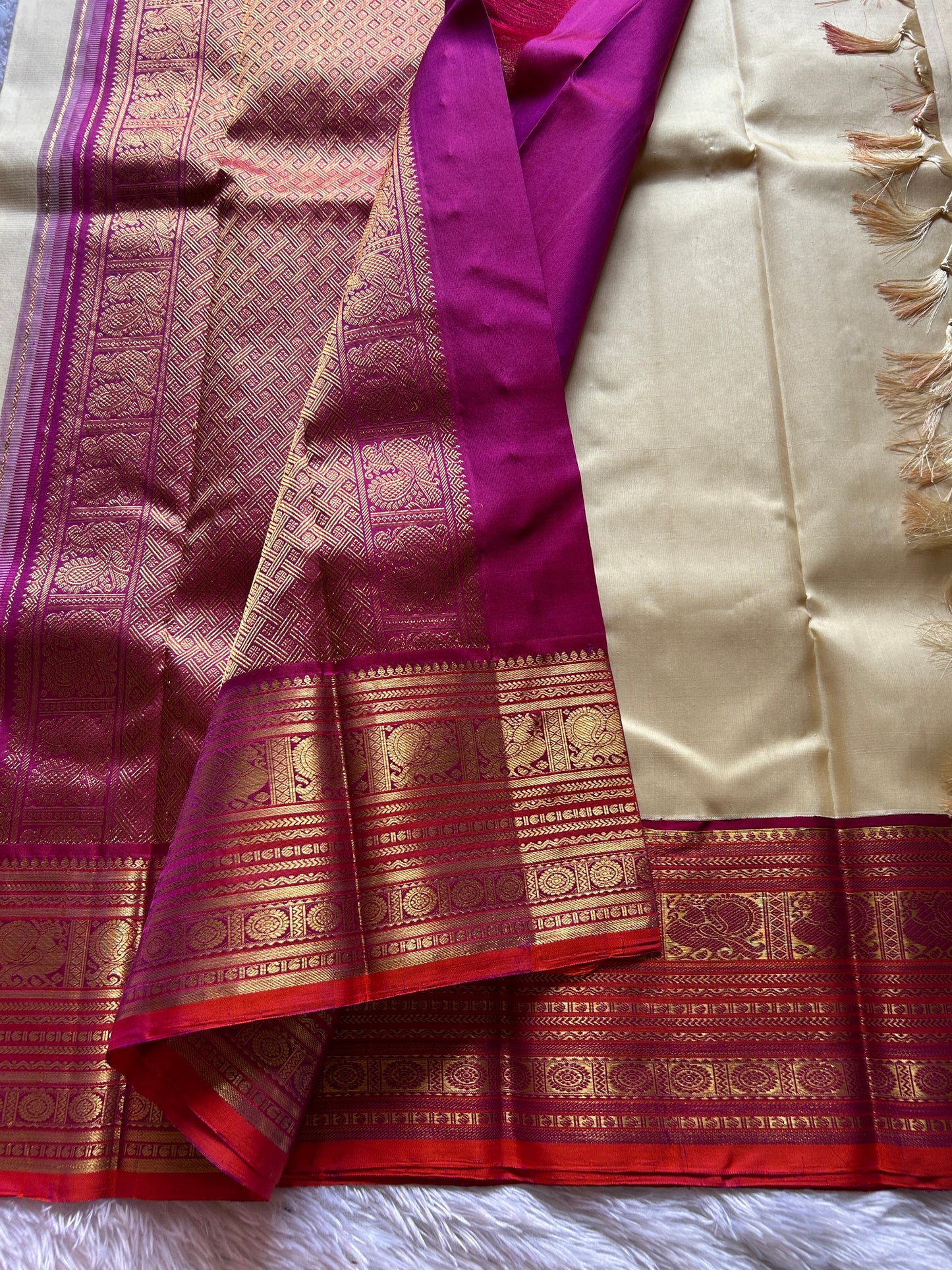 Kankana (2D) : Off white-rust