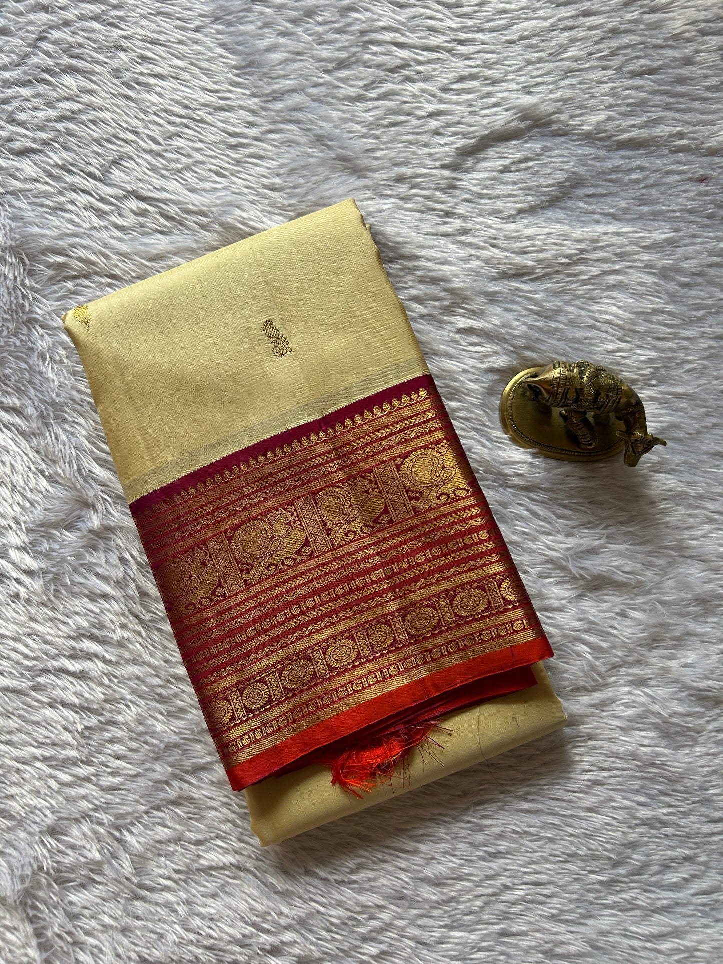 Kankana (2D) : Off white-rust