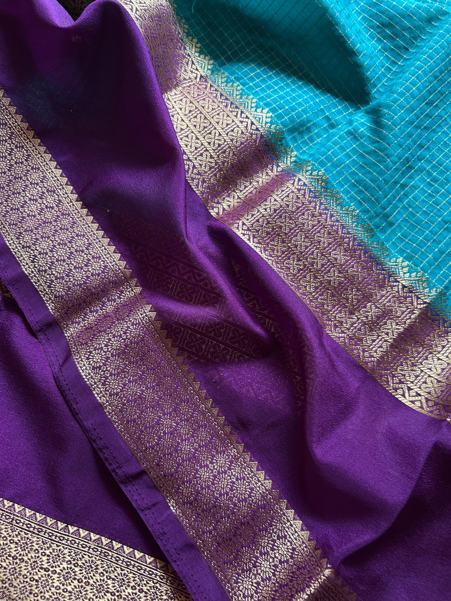 SS105 (2D) : Ananda blue-purple