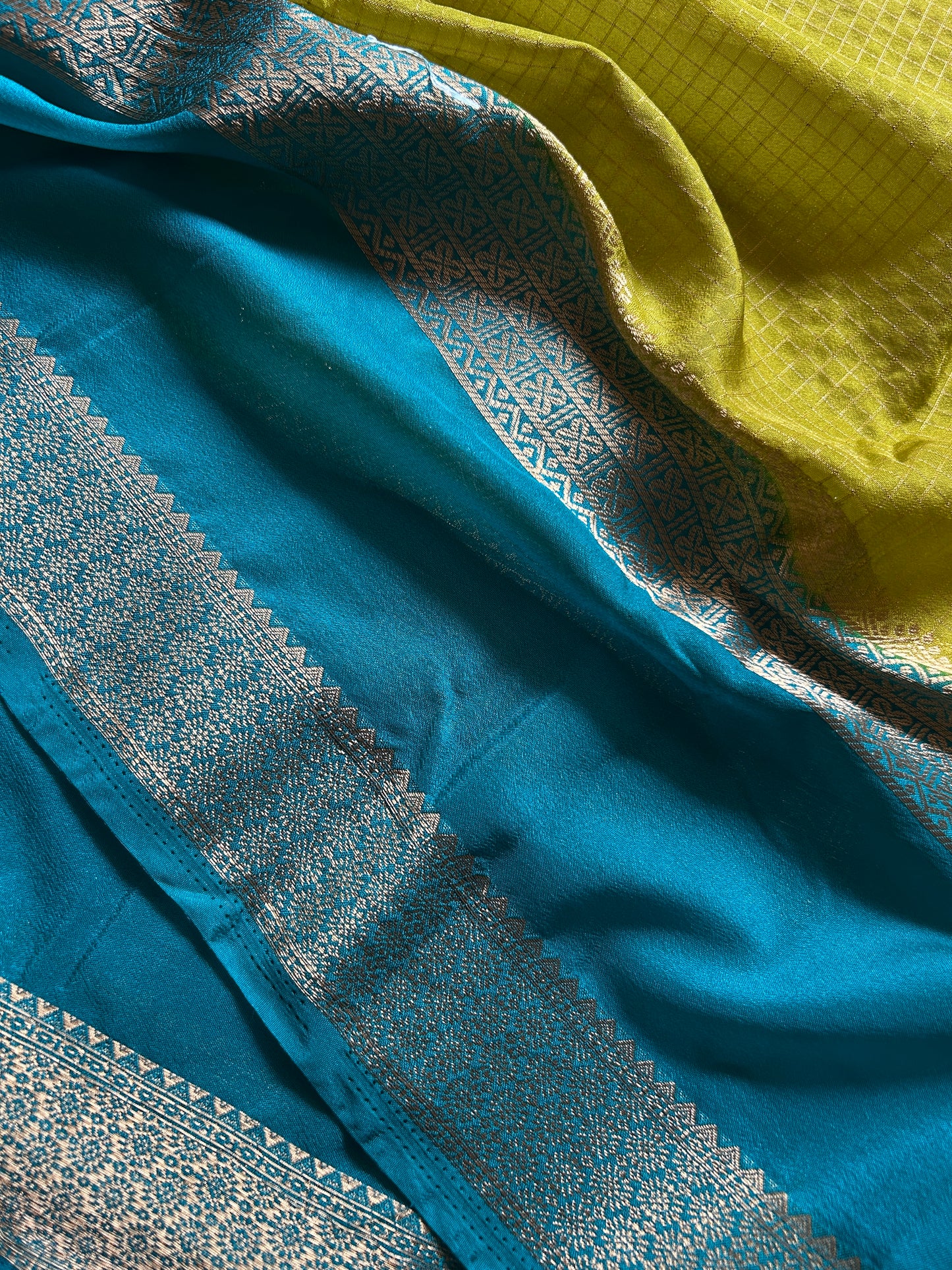 SS105 (2D) : Olive-ananda blue