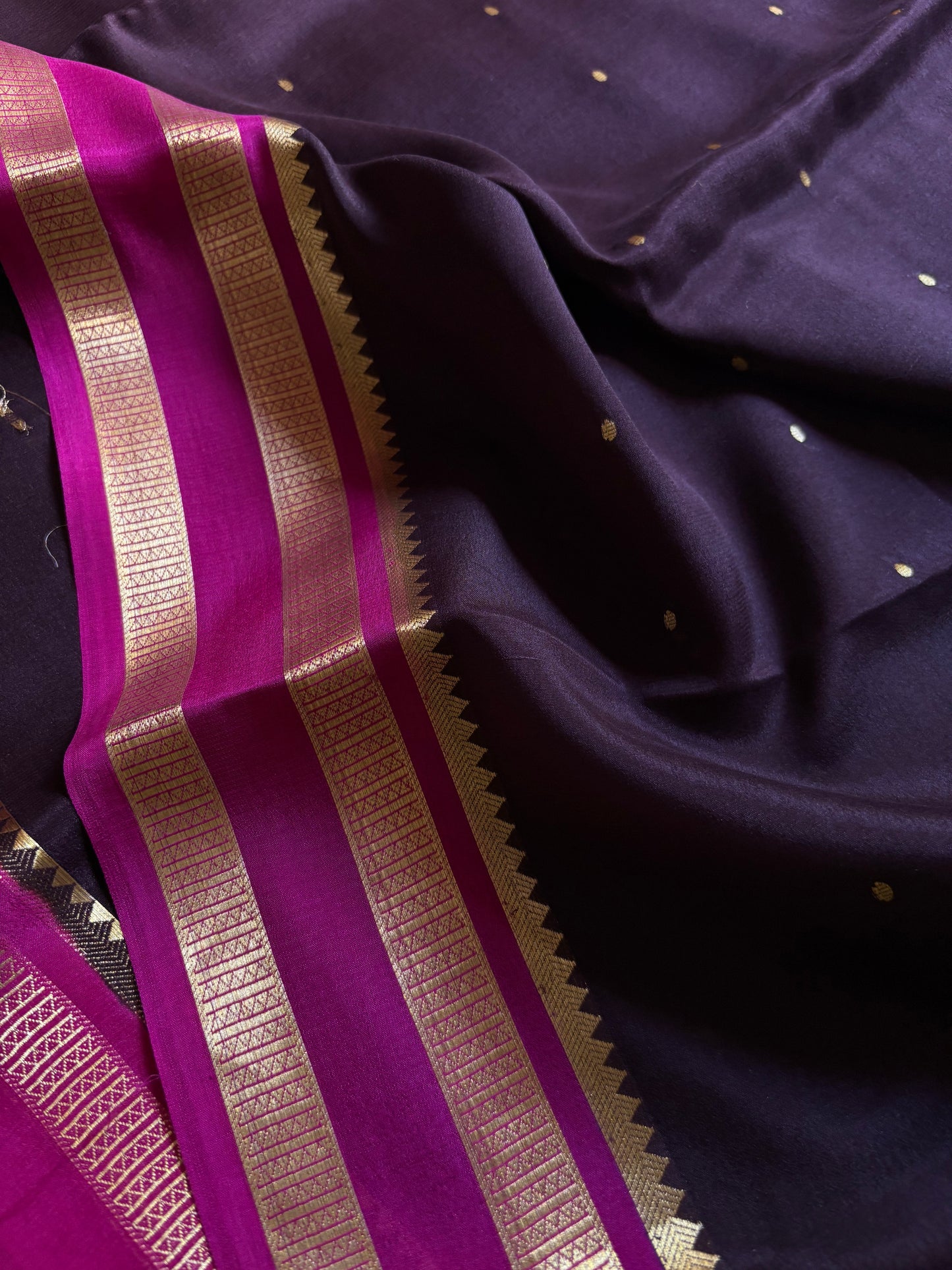 Vimala (2D) : Dark brown-rani pink