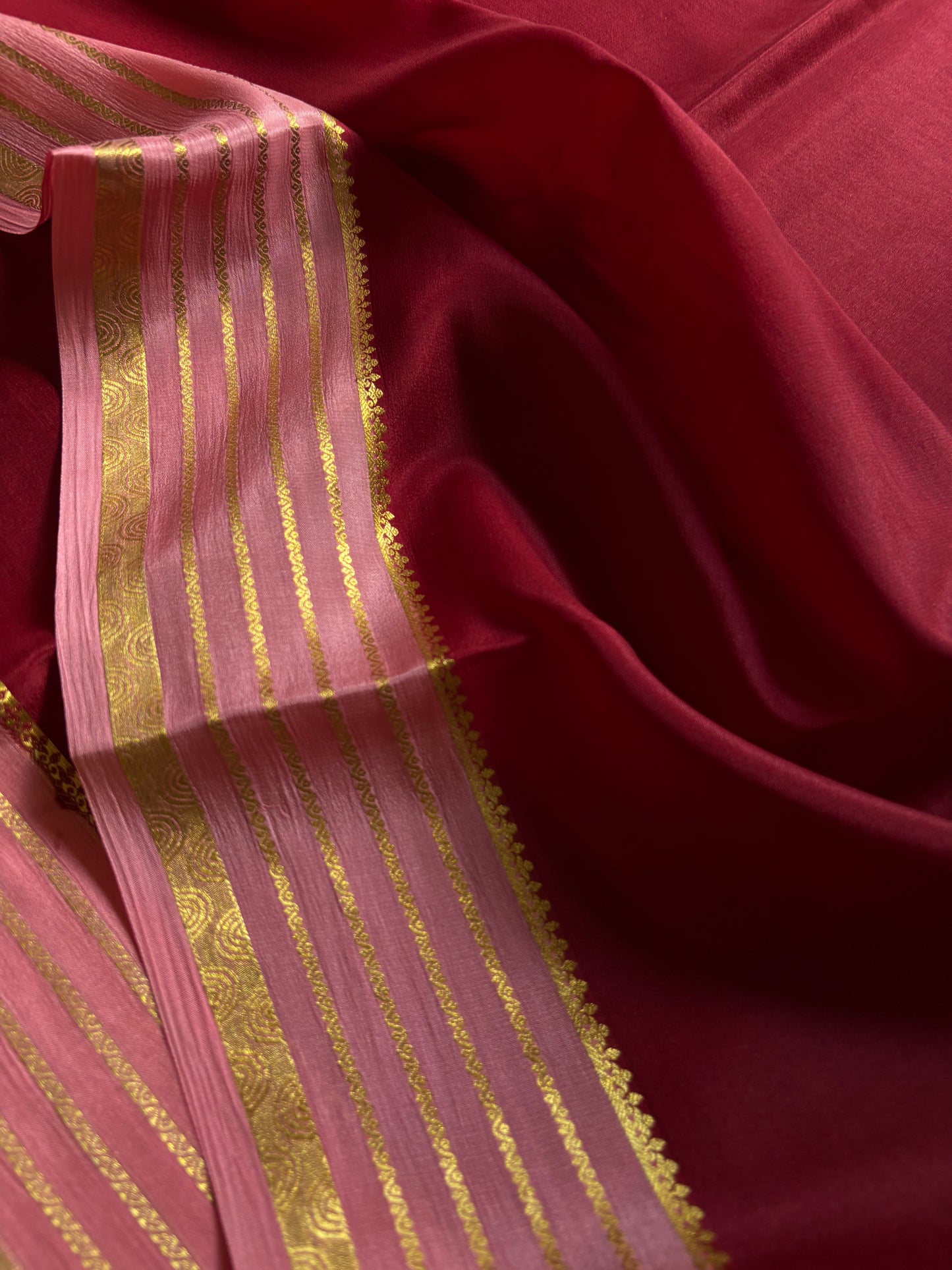 Rashmi (2D) : Maroon-light pink