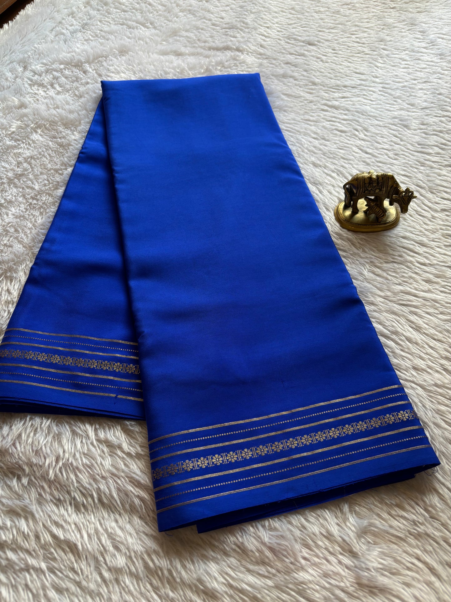 Mallige : Solid Royal blue