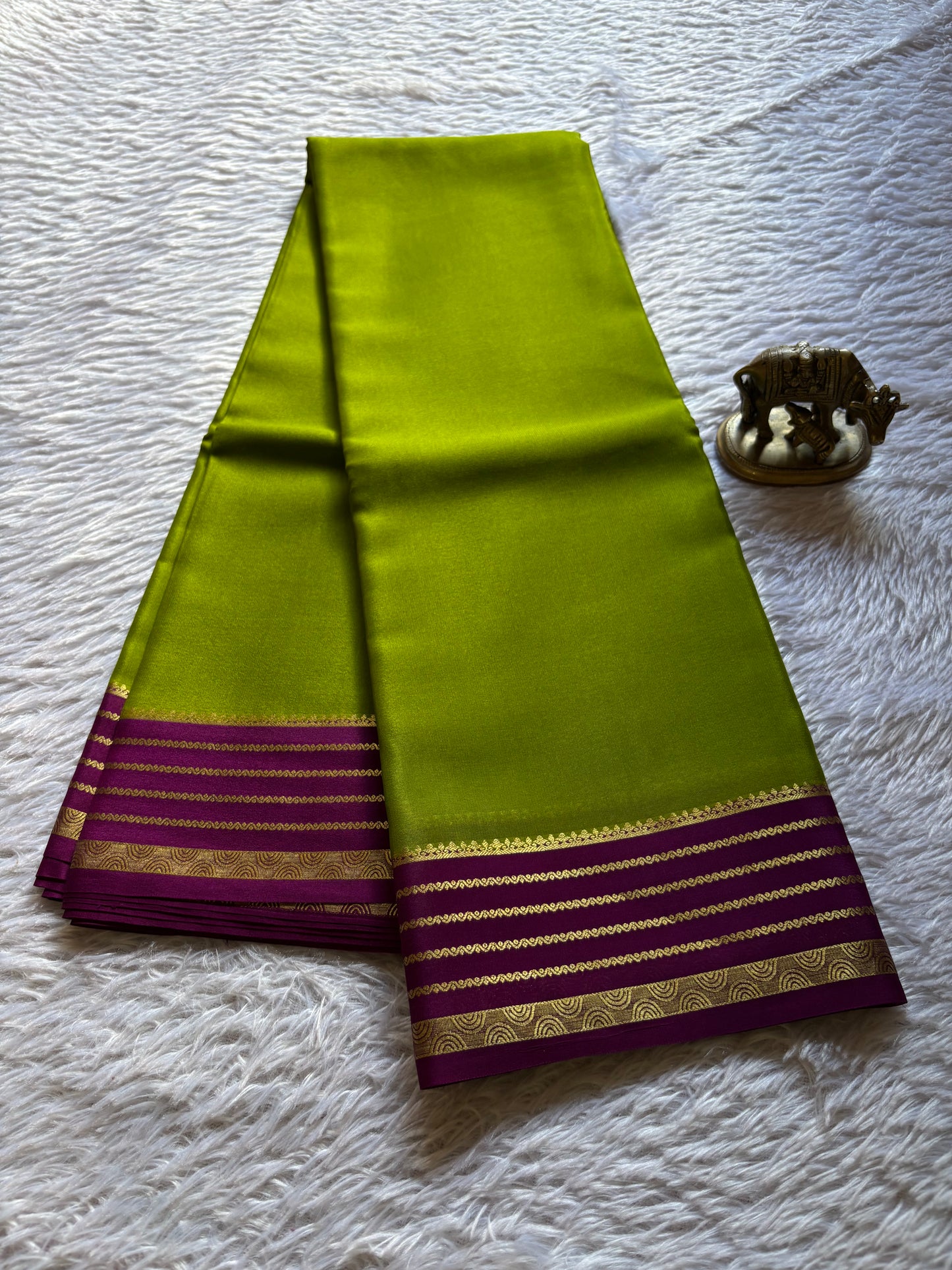 Rashmi (2D) : Mehendi green-magenta