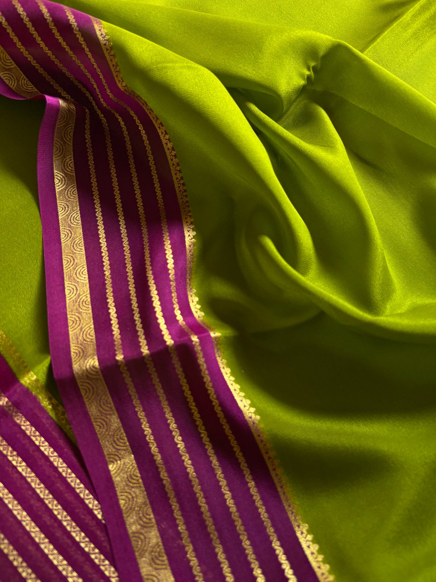 Rashmi (2D) : Mehendi green-magenta
