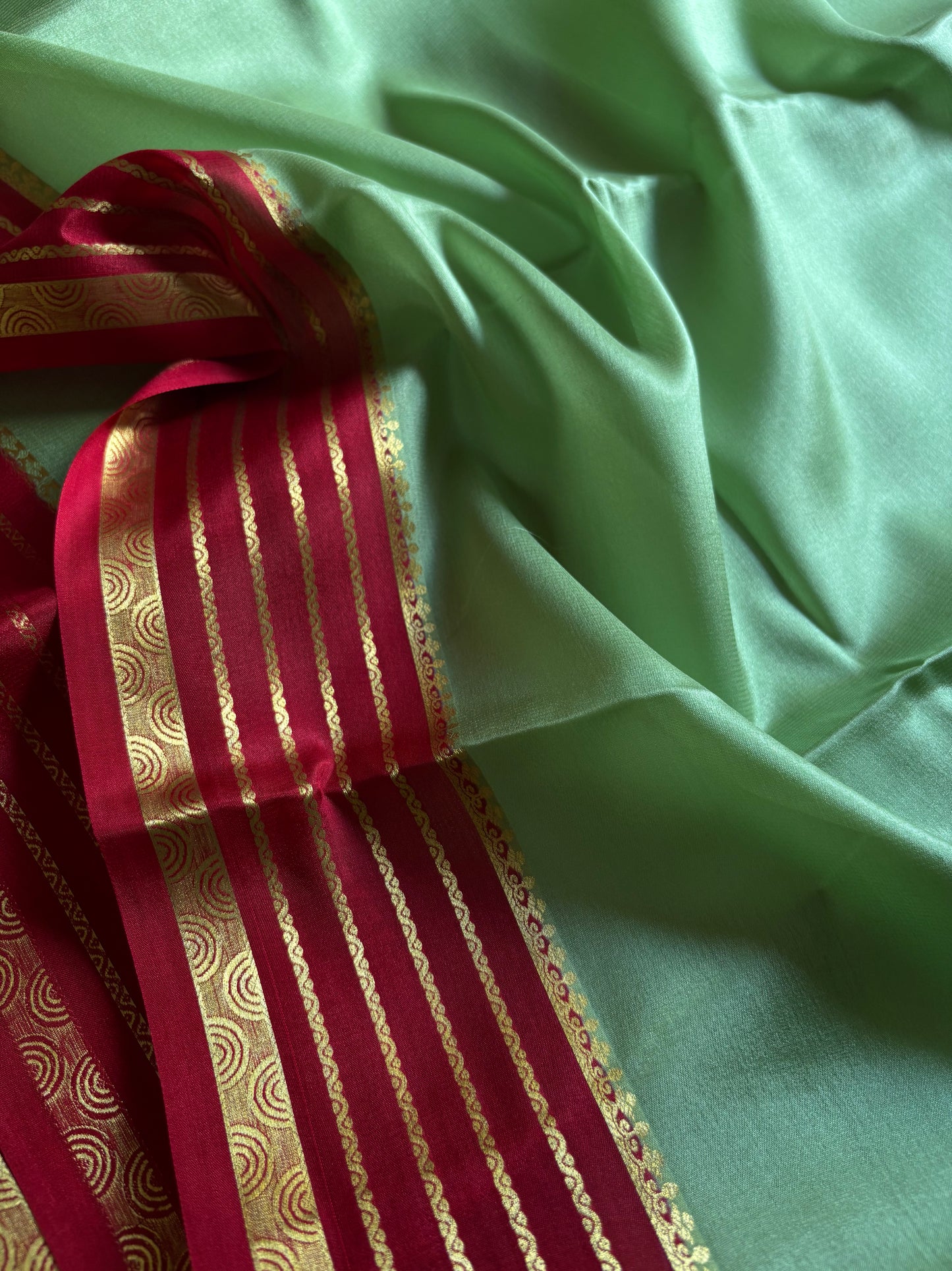 Rashmi (2D) : Mint green-red