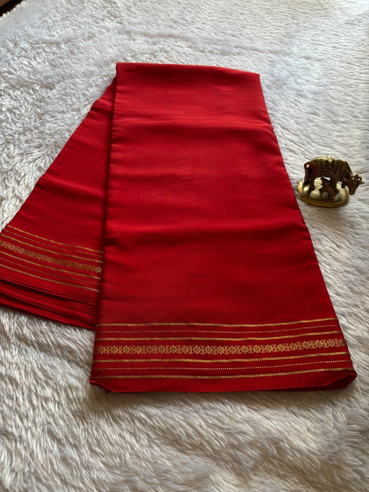 Mallige : Solid Red