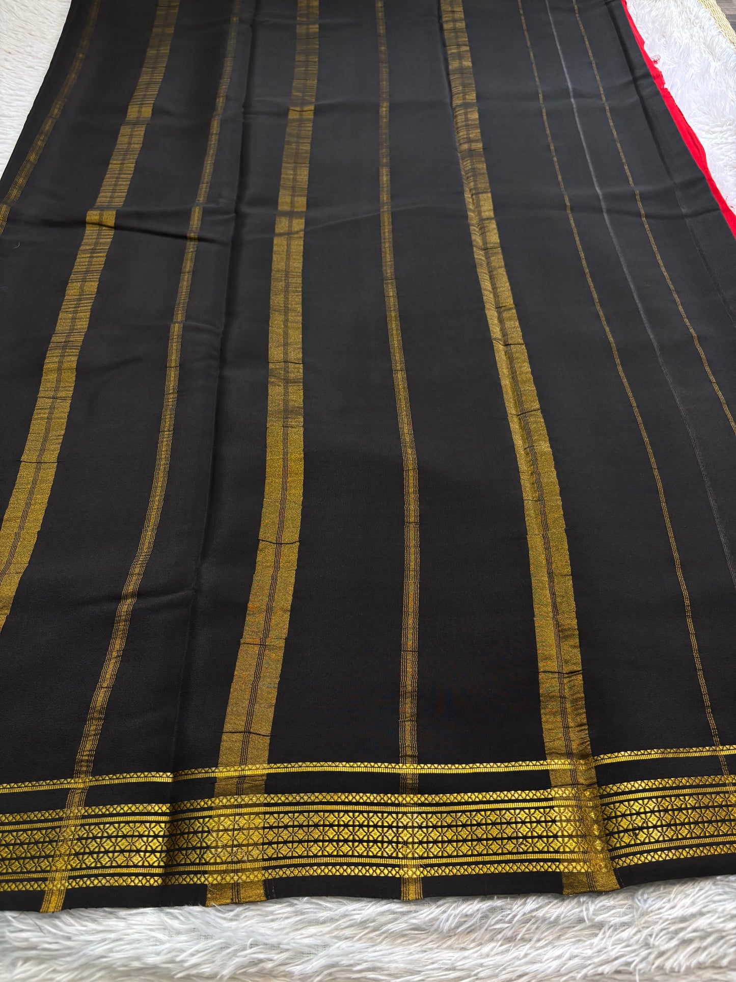 Vasavi (2D) : Red-black
