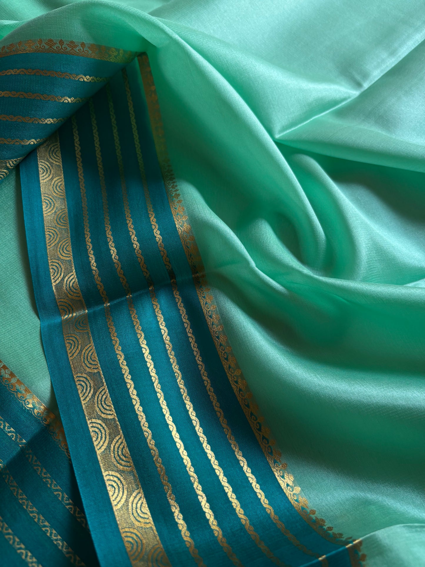 Rashmi (2D) : Sea green-rama green