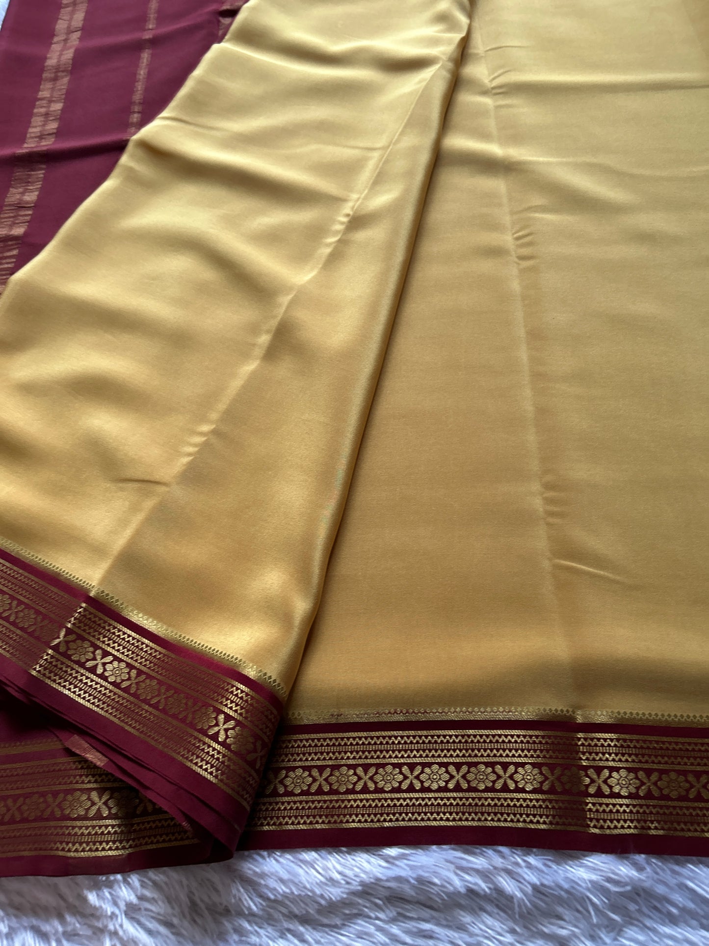 Kanthi (2D) : Beige-chocolate brown