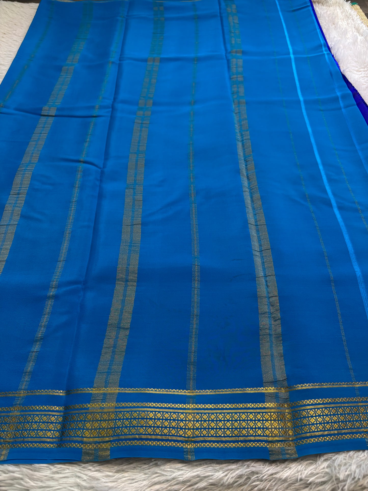 Vasavi (2D) : Royal blue-ananda blue