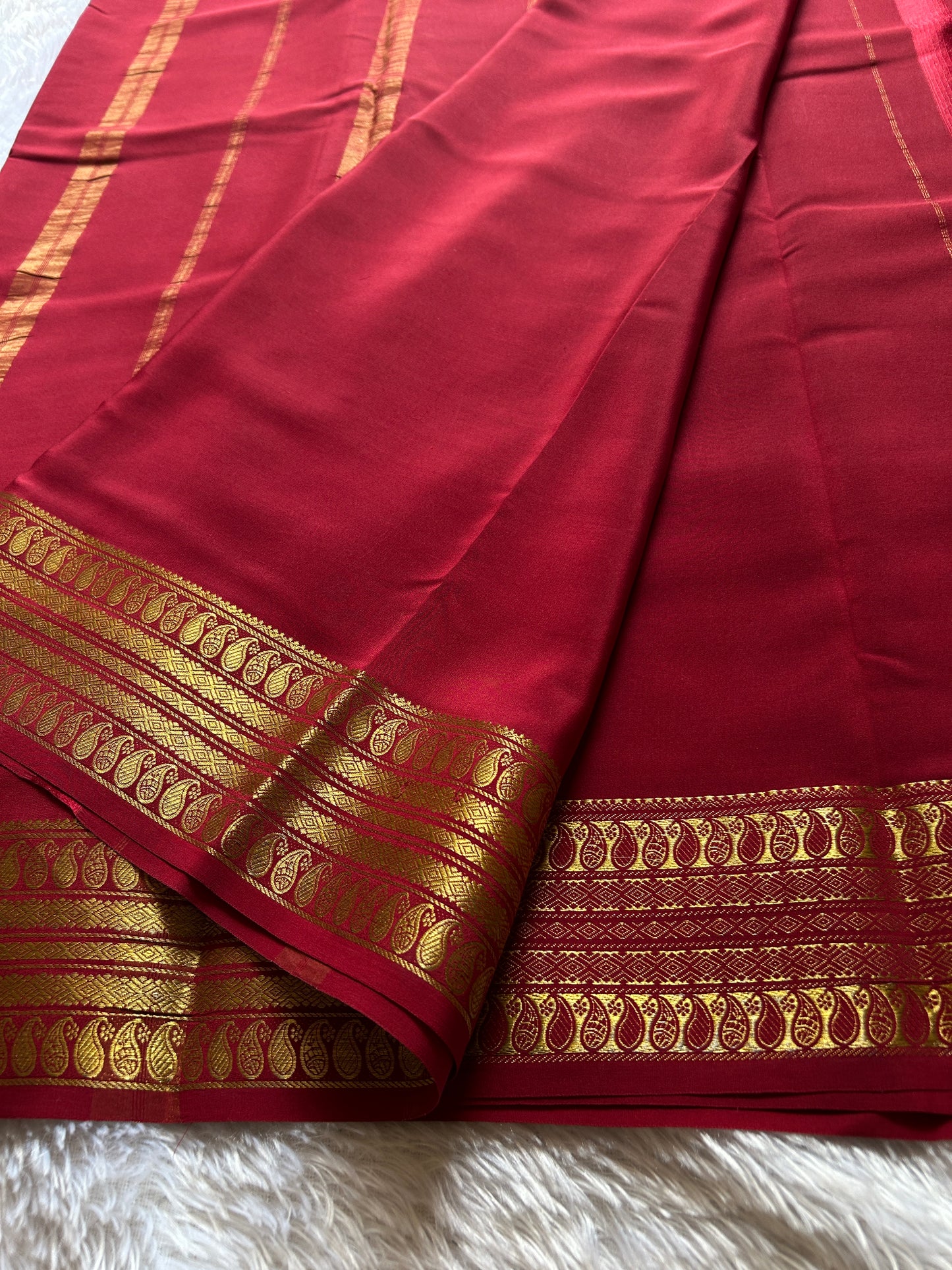 Maithili : Solid Dark red