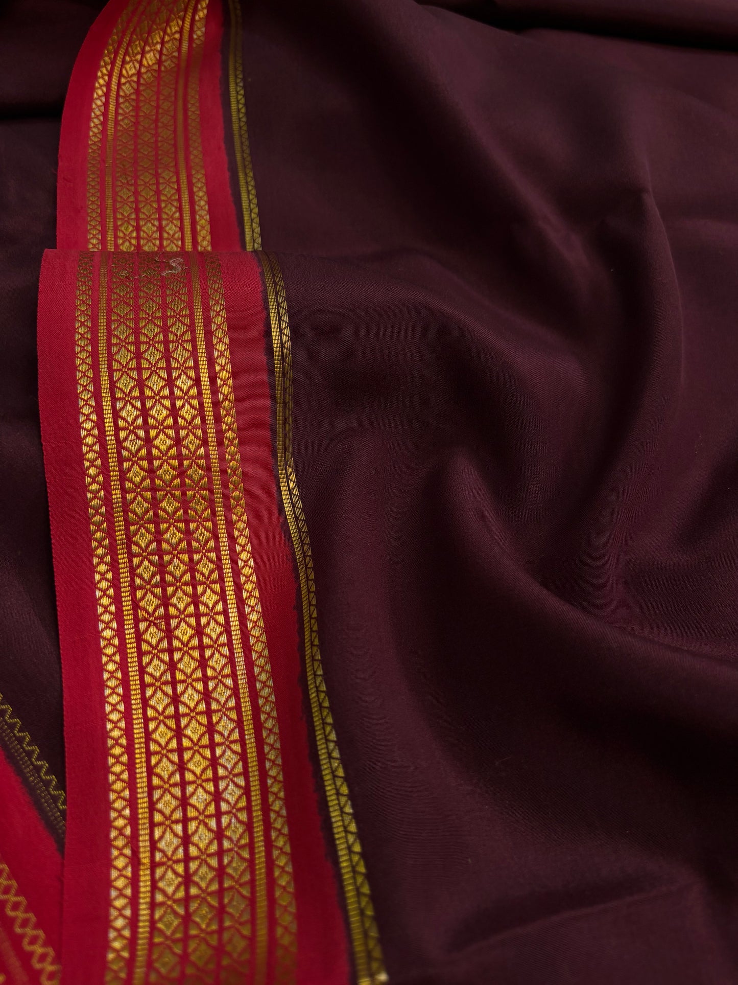 Vasavi (2D) : Chocolate brown-red