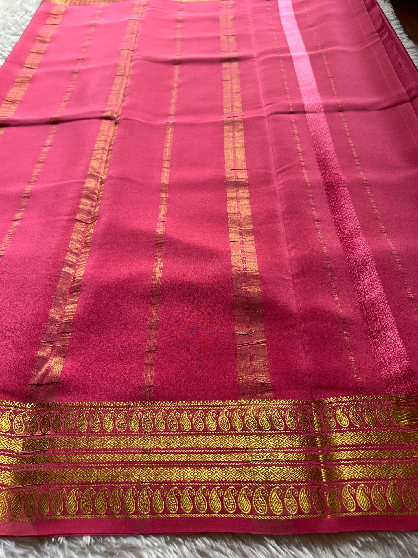 Maithili : Solid Hot pink
