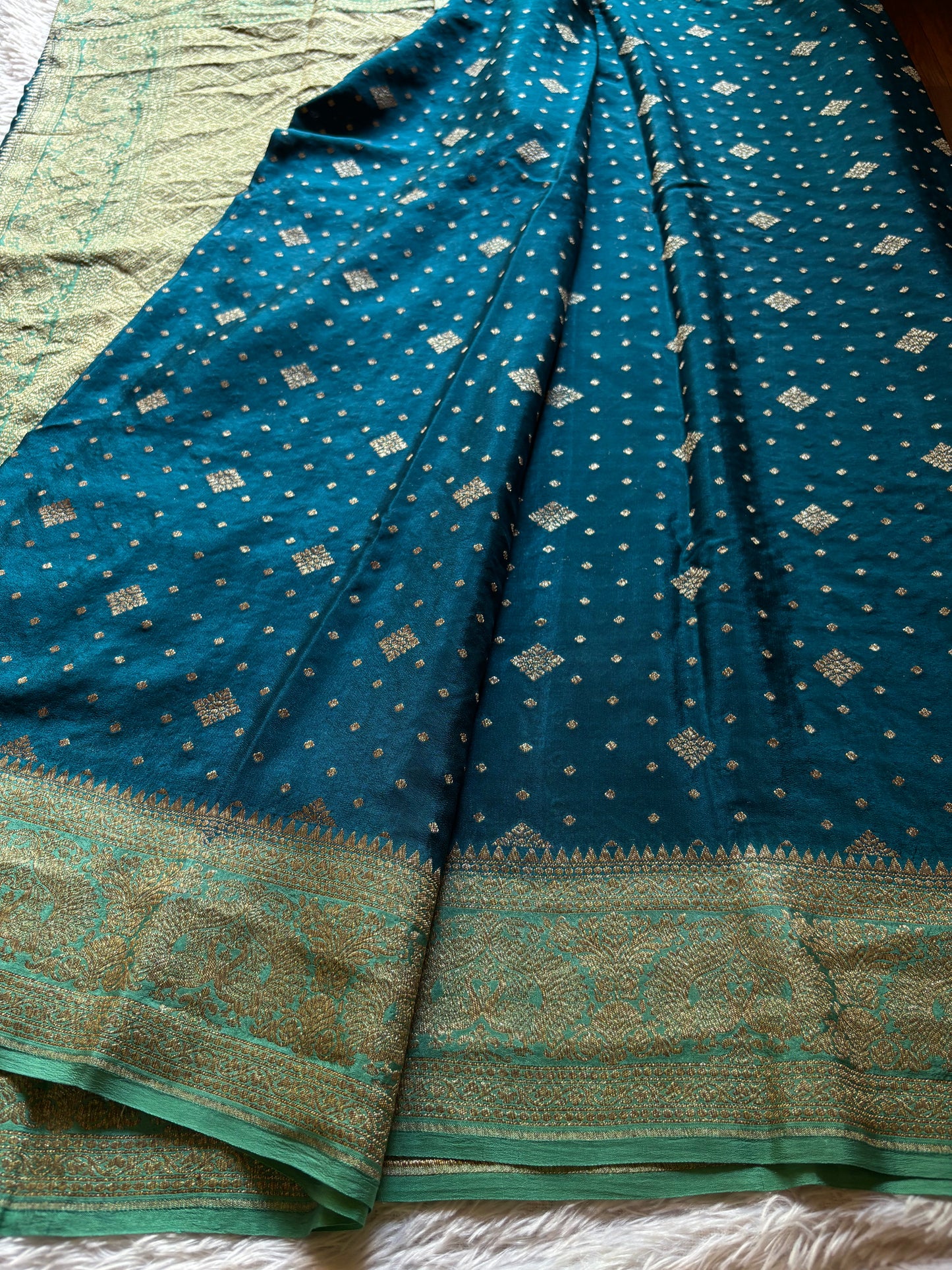 Bindiya (2D) : Peacock blue-mint green