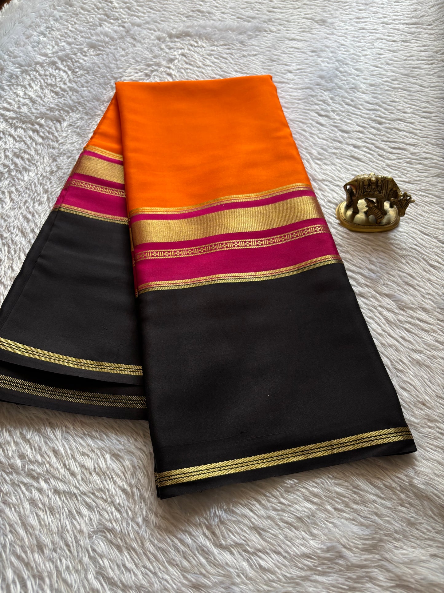 Triveni (3D) : Orange-pink-black