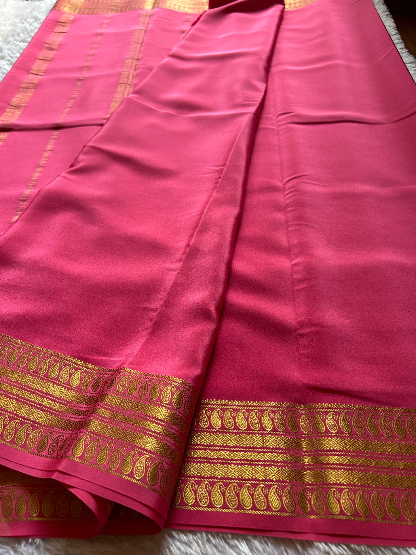 Maithili : Solid Hot pink