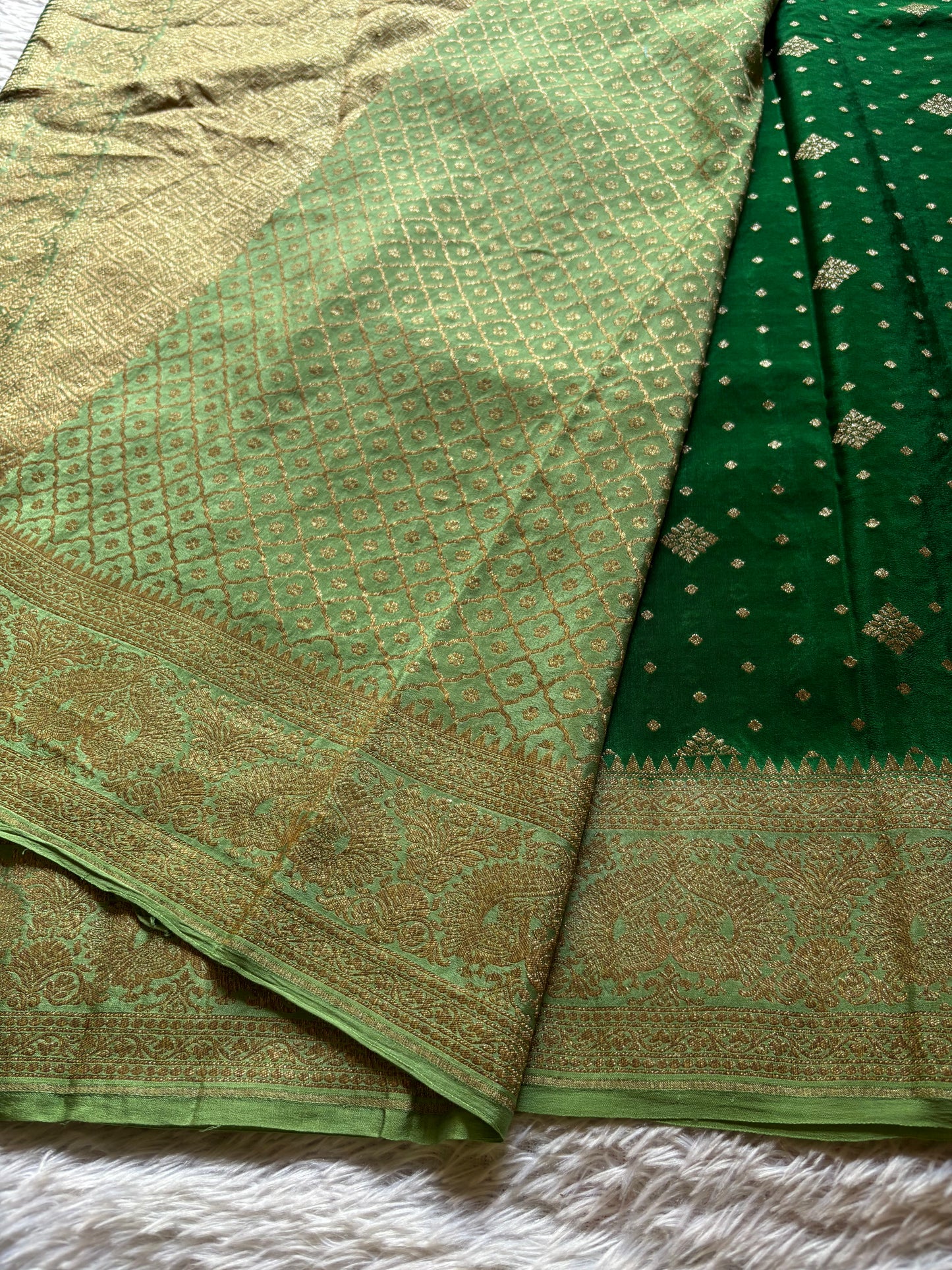 Bindiya (2D) : Emerald green-pista green