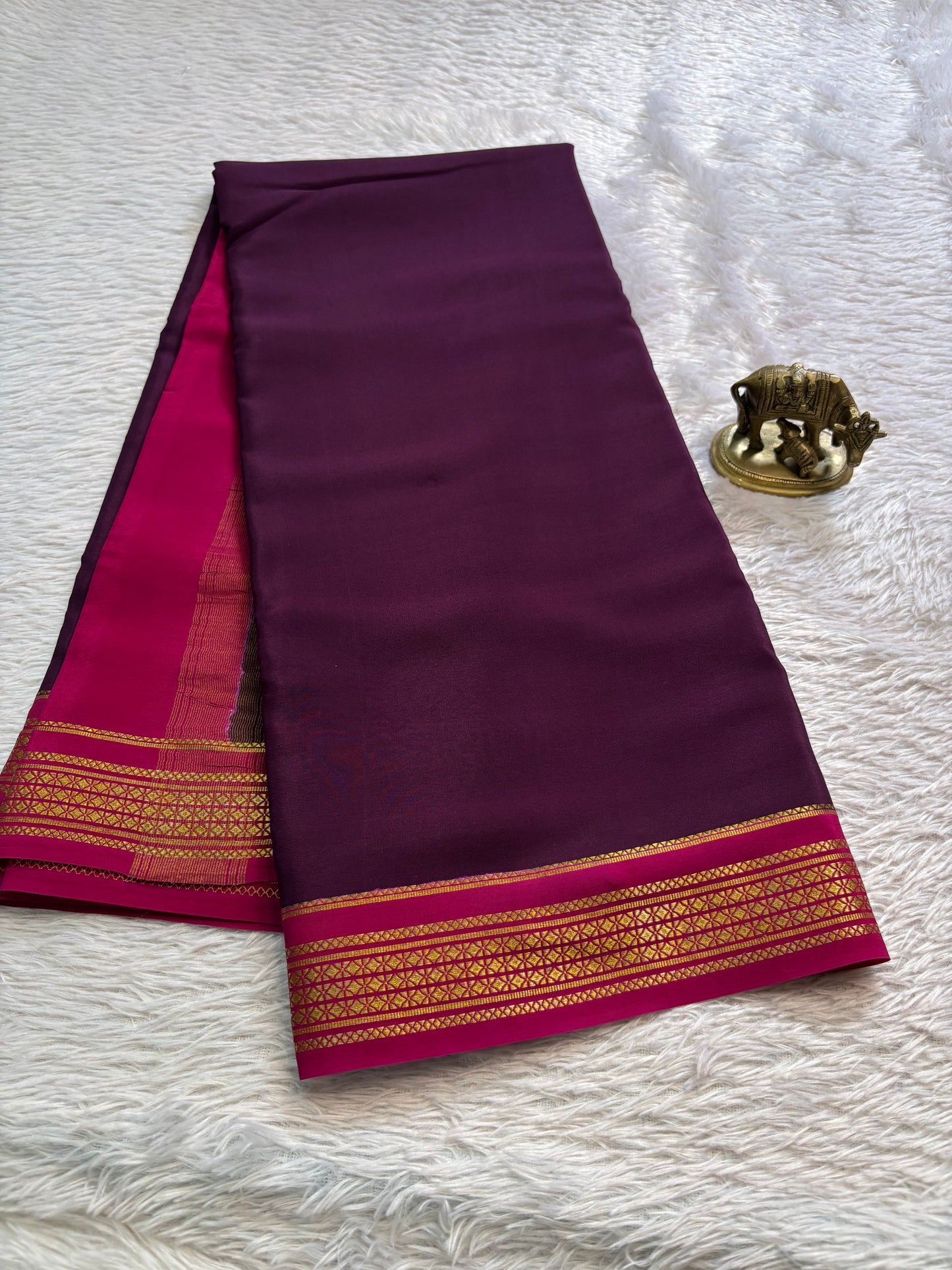 Vasavi (2D) : Plum-pink