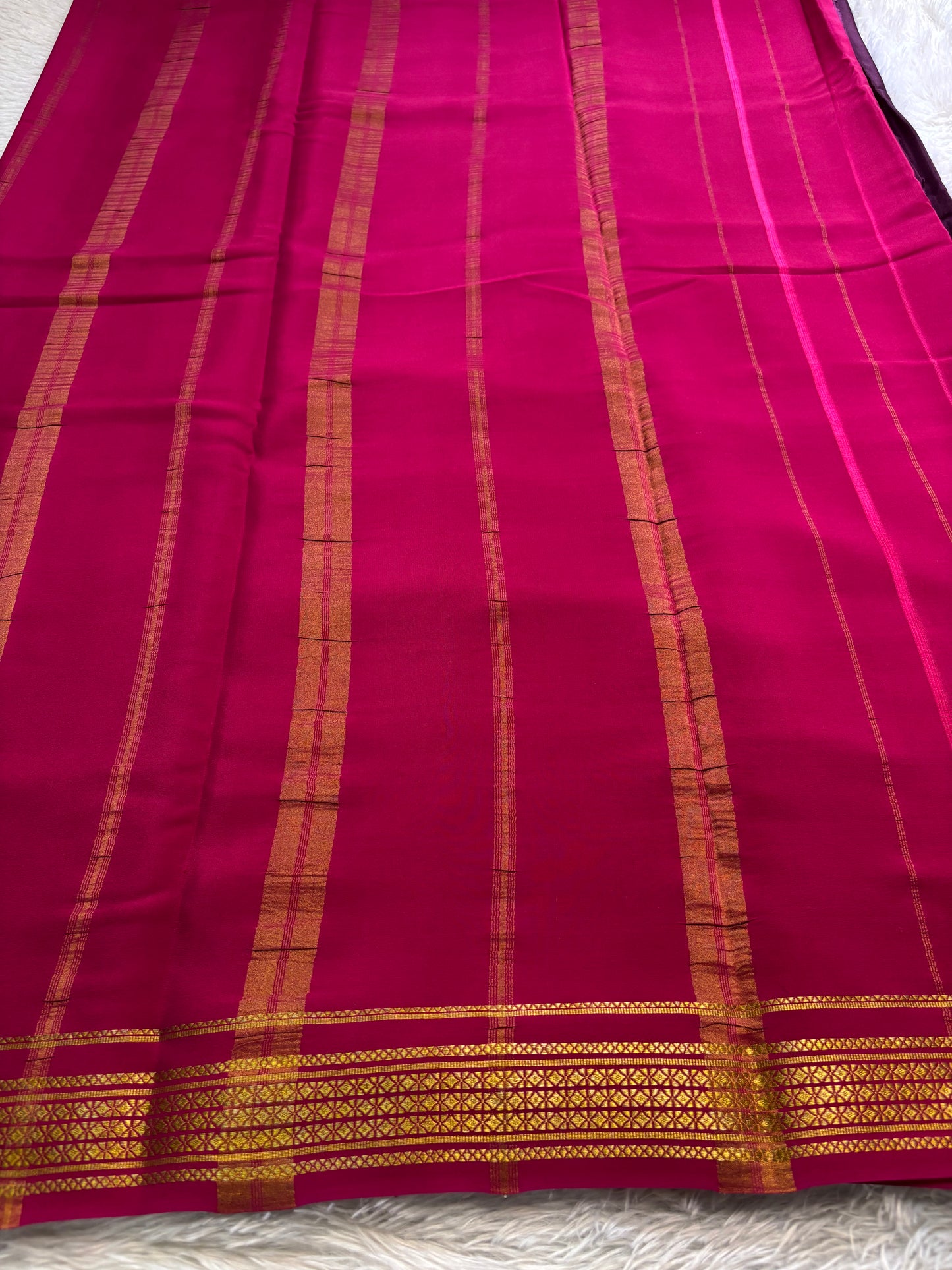 Vasavi (2D) : Plum-pink