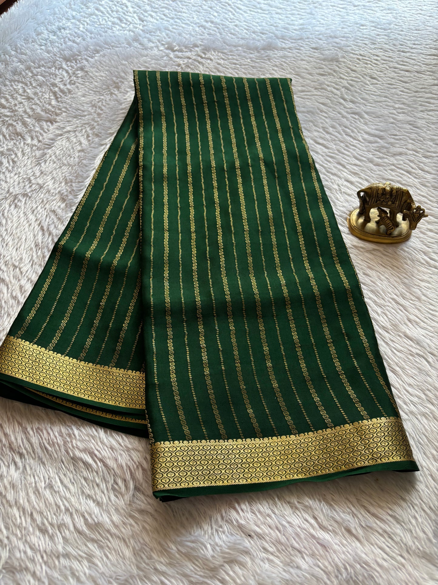 Anuradha : Solid Dark green