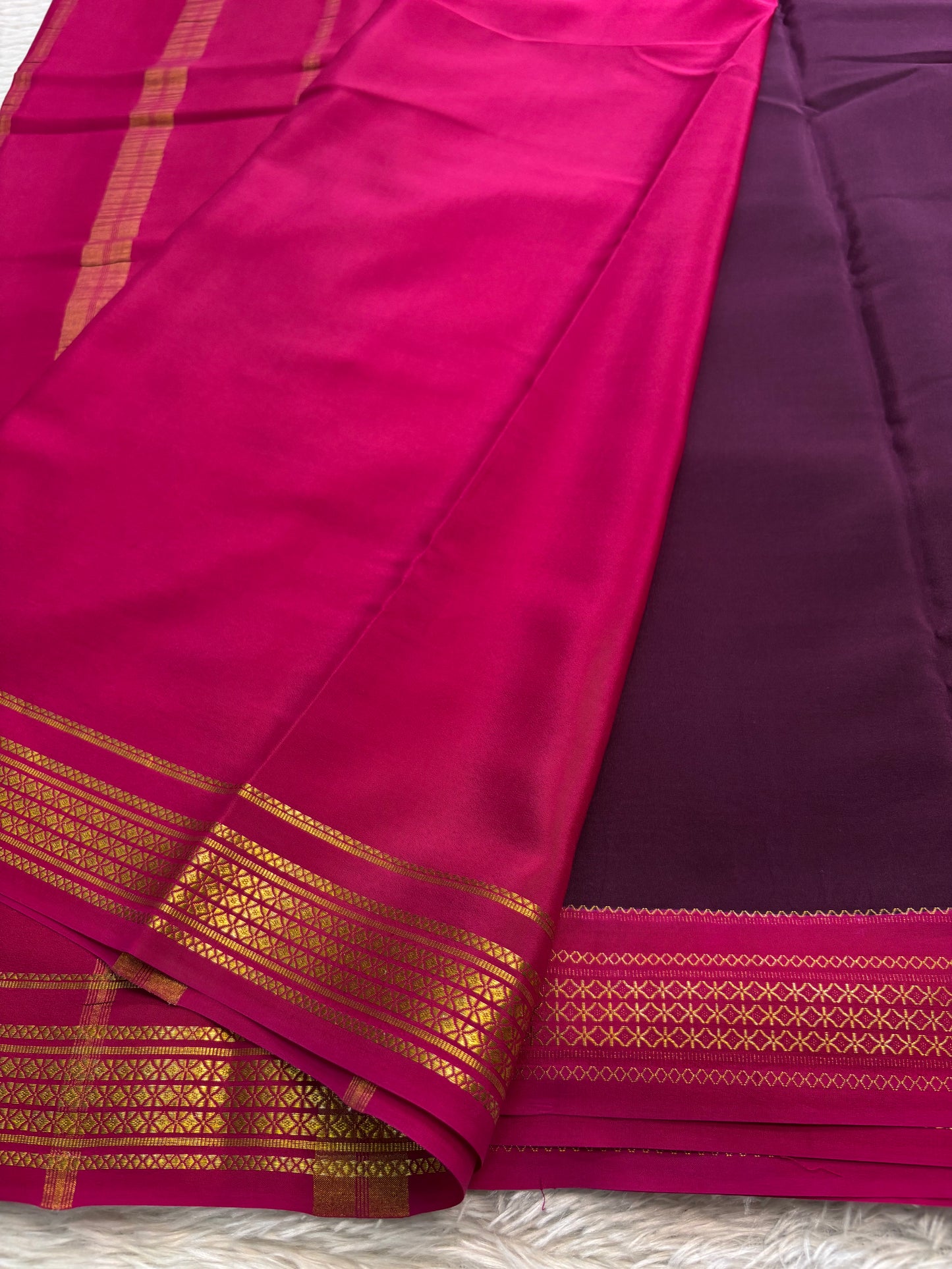 Vasavi (2D) : Plum-pink
