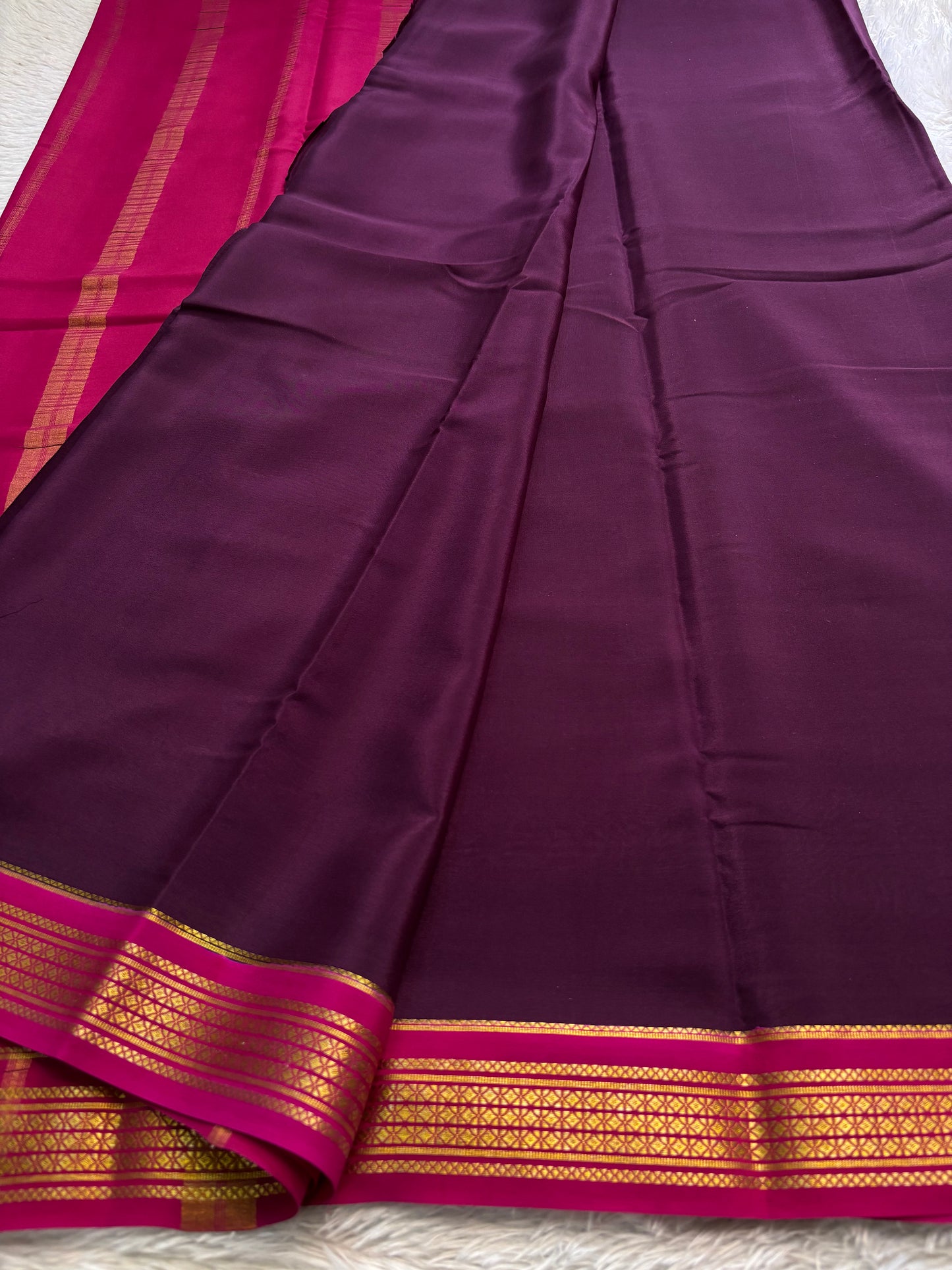 Vasavi (2D) : Plum-pink