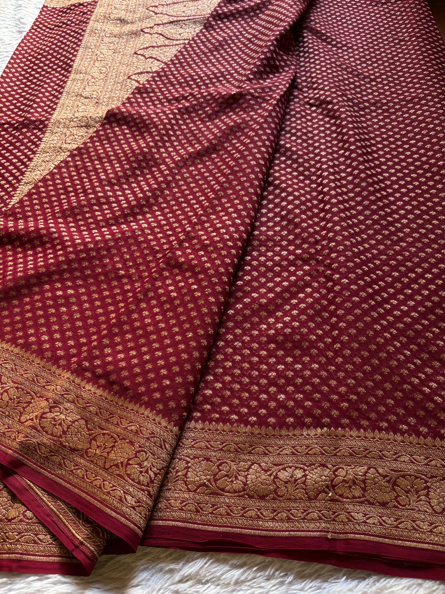 Mihira : Solid Maroon