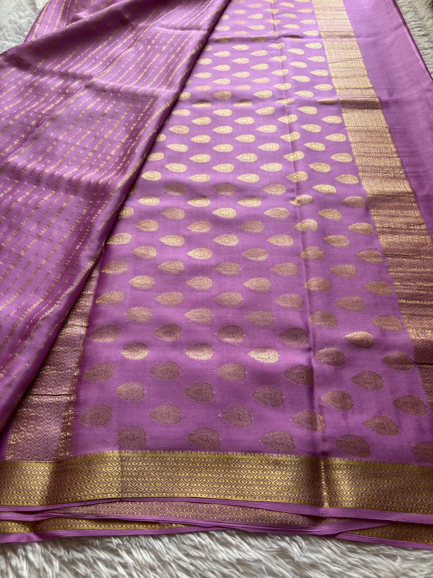 Anuradha : Solid lavender