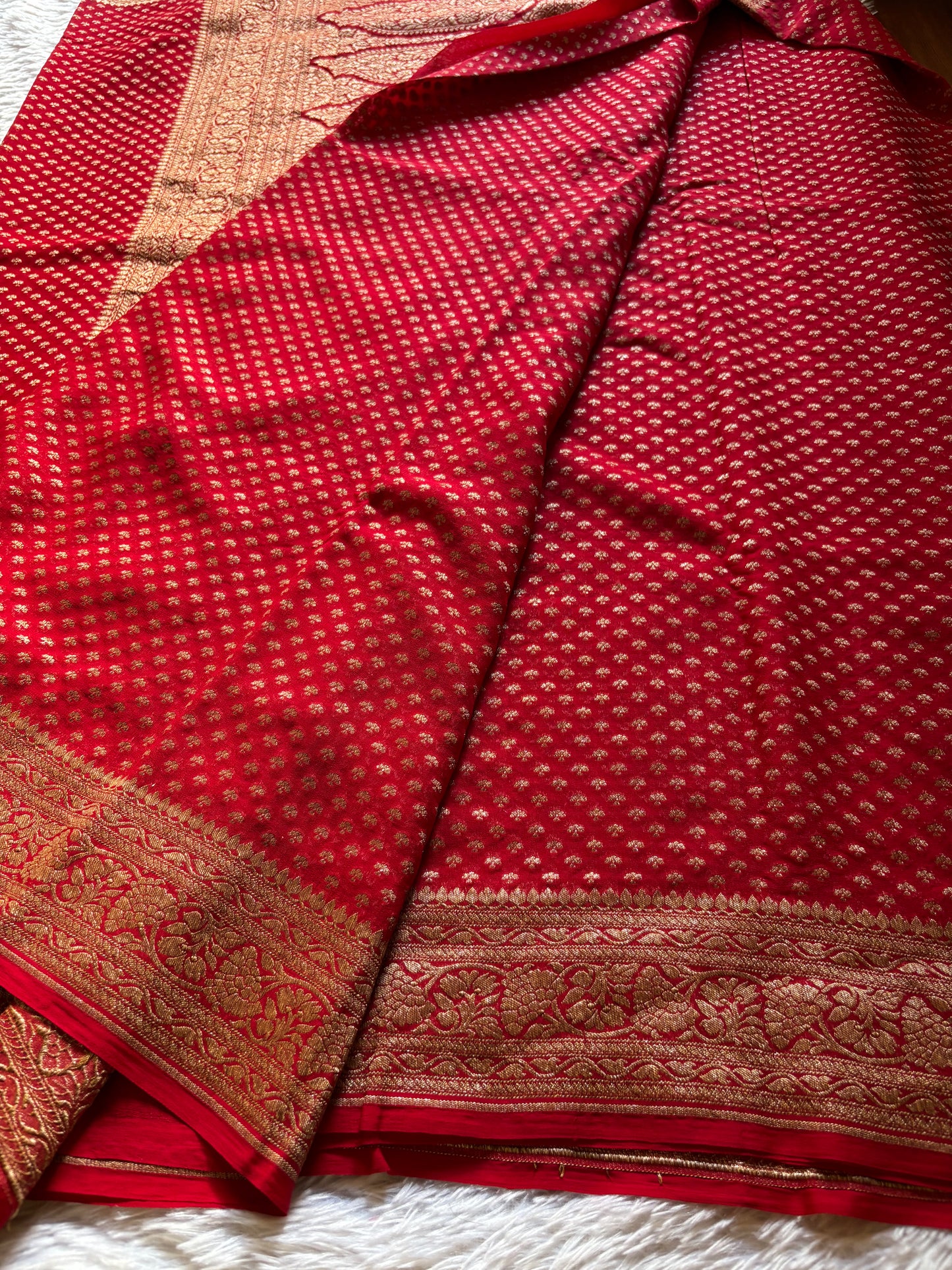 Mihira : Solid Red