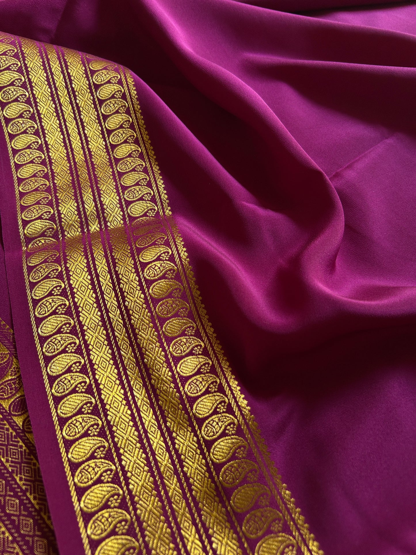 Maithili : Solid Dark magenta