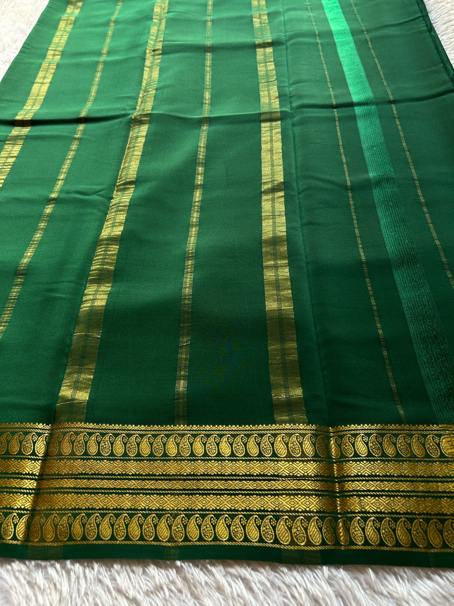 Maithili : Solid Bottle green