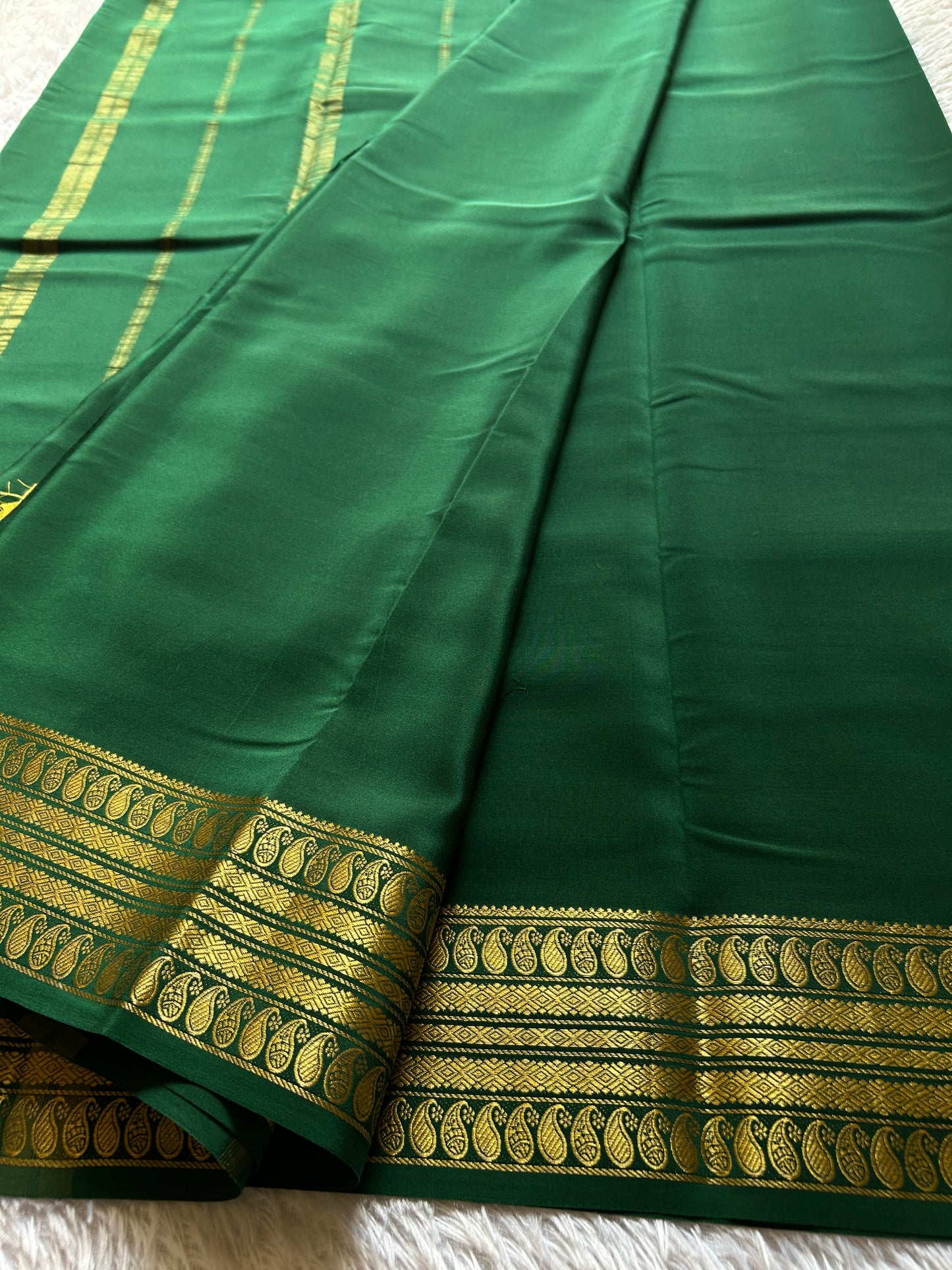Maithili : Solid Bottle green