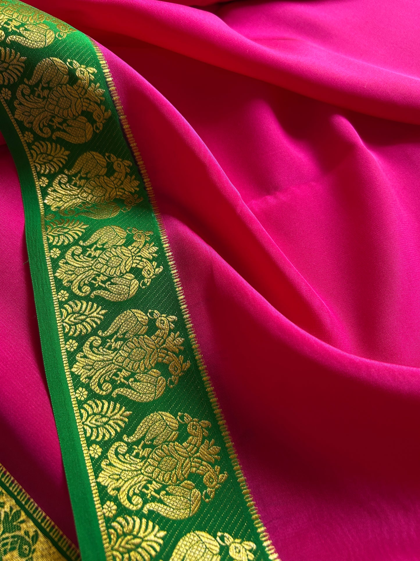 Veera (2D) : Rani pink-green