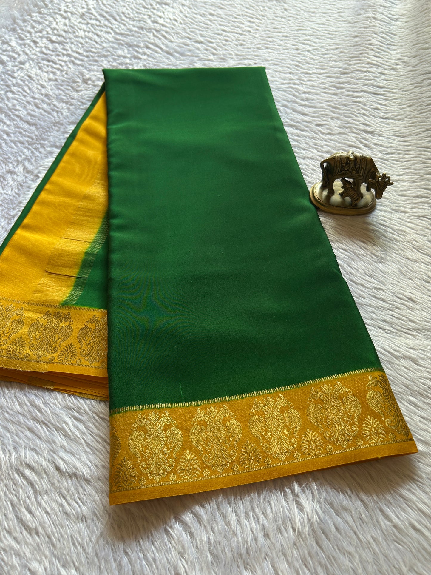 Veera (2D) : Bottle green-golden yellow